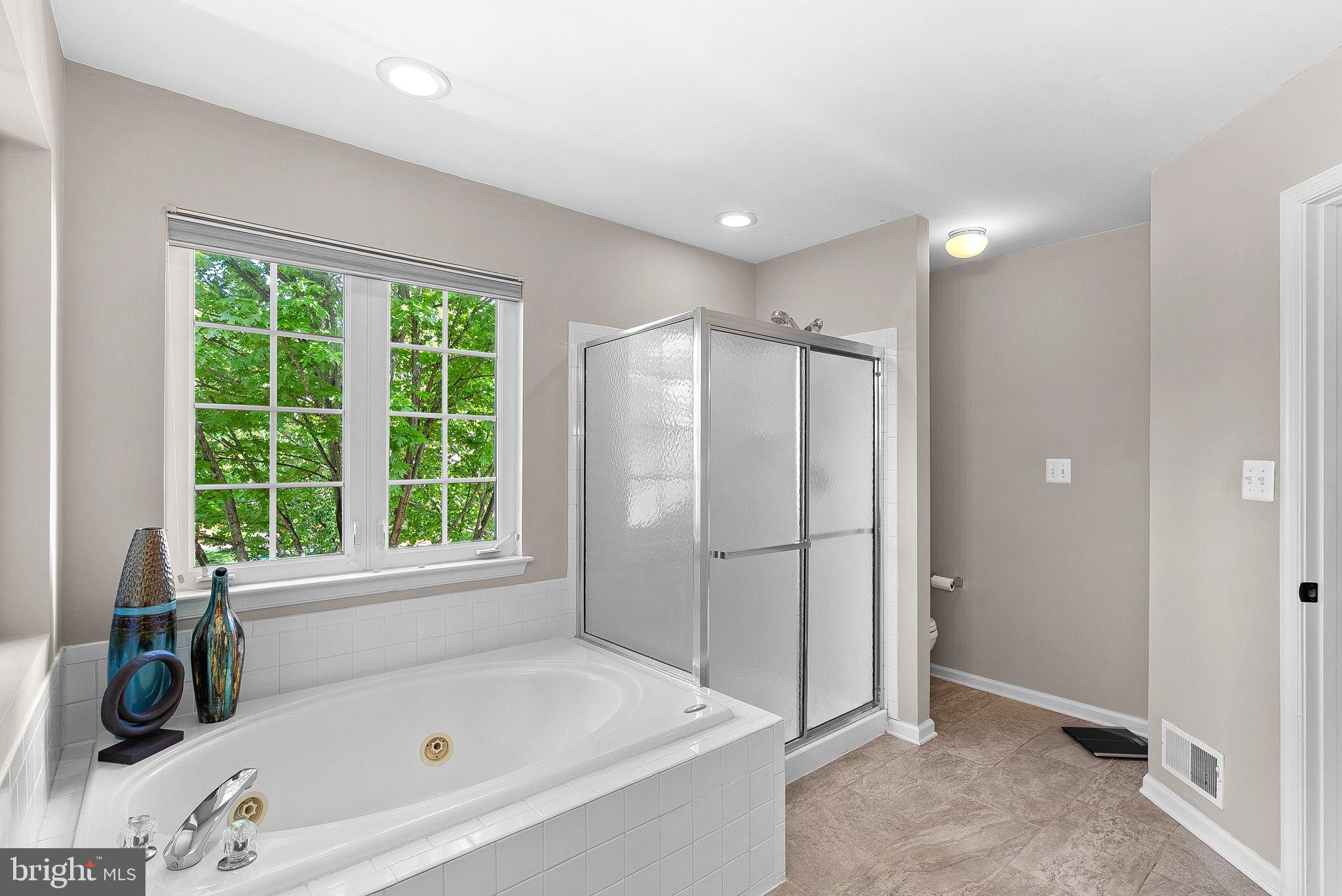 BROADLANDS - Residential