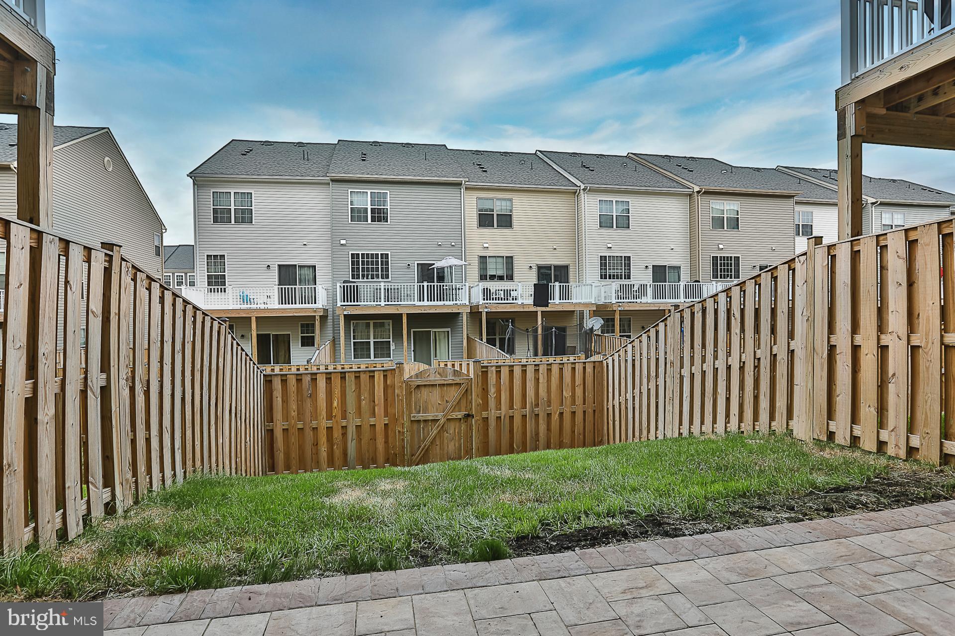 TALLYN RIDGE - Residential