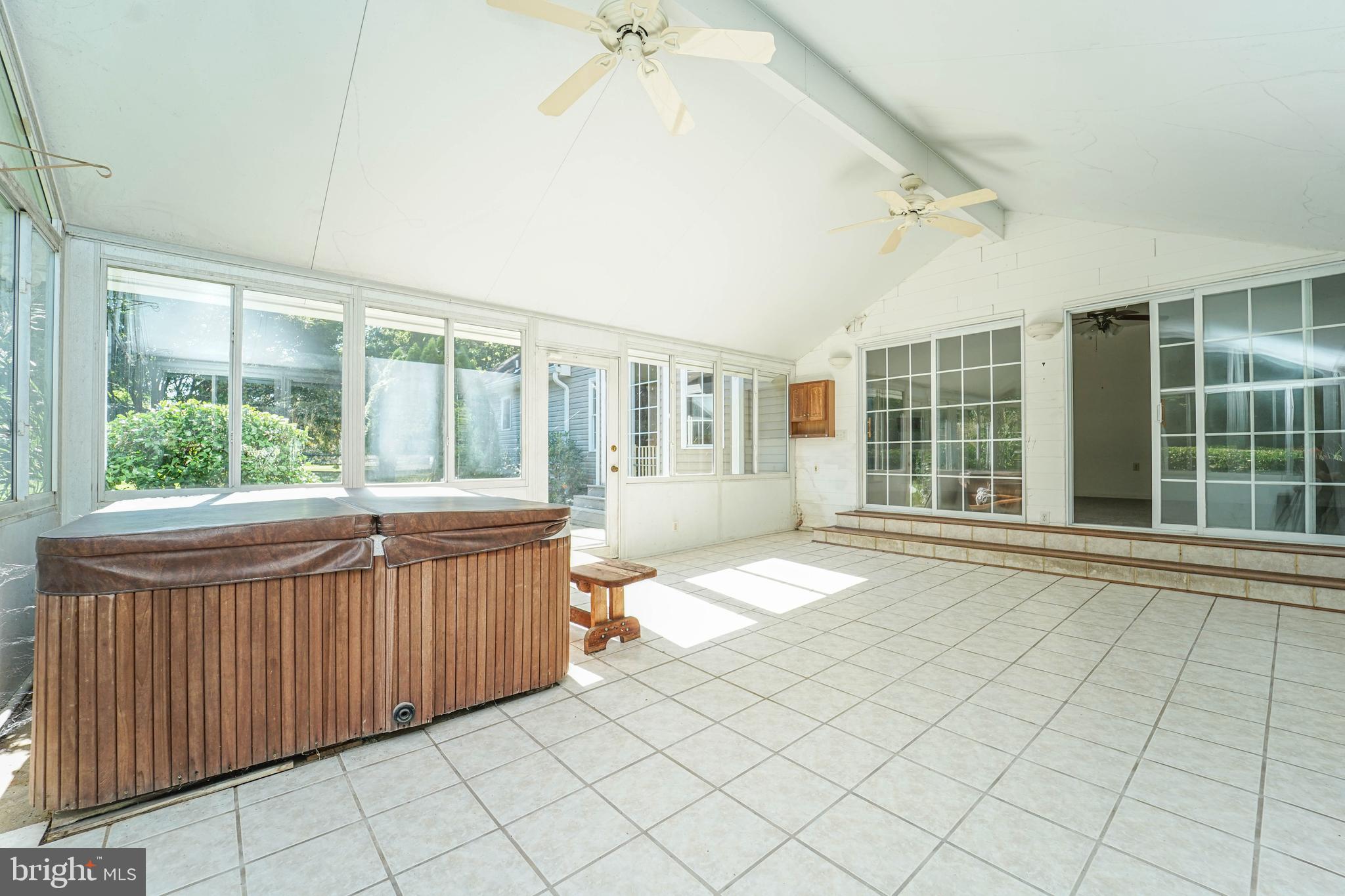 GOVERNOR GRASON MANOR - Residential