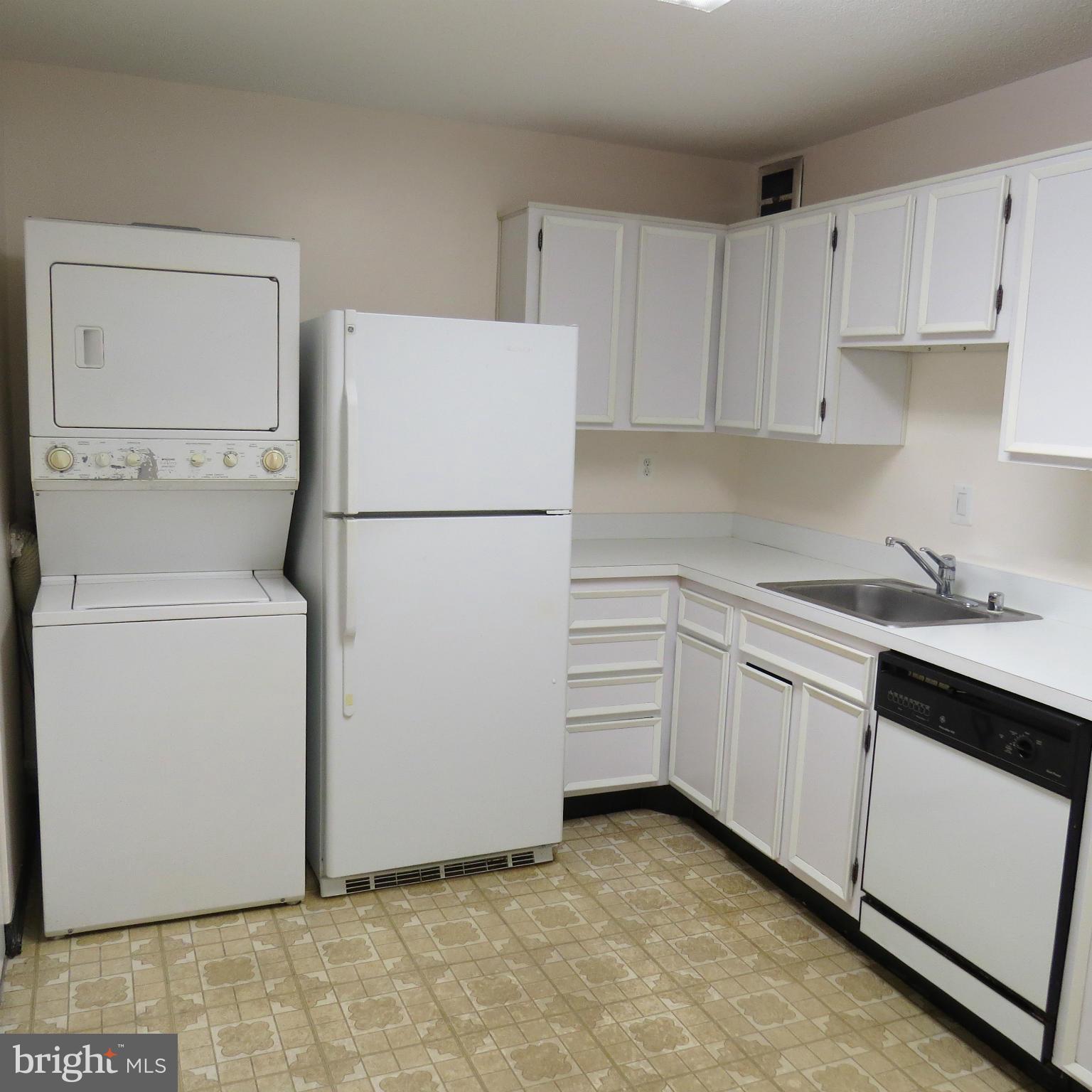 WATERGATE AT LANDMARK - Residential Lease