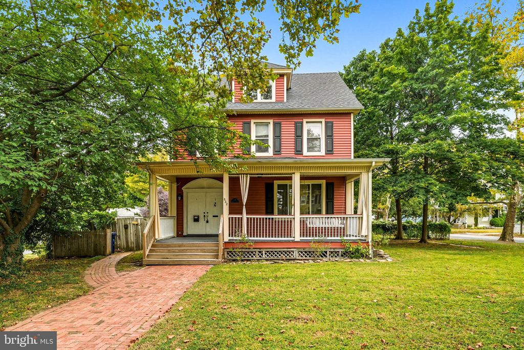 Photo of 832 Cinnaminson Avenue, PALMYRA, NJ 08065 (MLS # NJBL2095722)