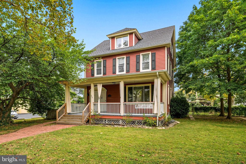 Photo of 832 Cinnaminson Avenue, PALMYRA, NJ 08065 (MLS # NJBL2095722)
