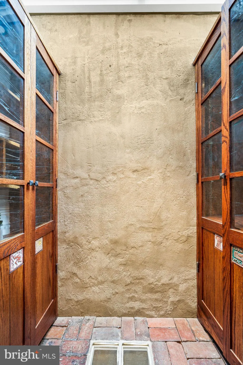 Philadelphia, Pennsylvania 19103, United States, 4 Bedrooms Bedrooms, ,3 BathroomsBathrooms,Residential,Pending,6877