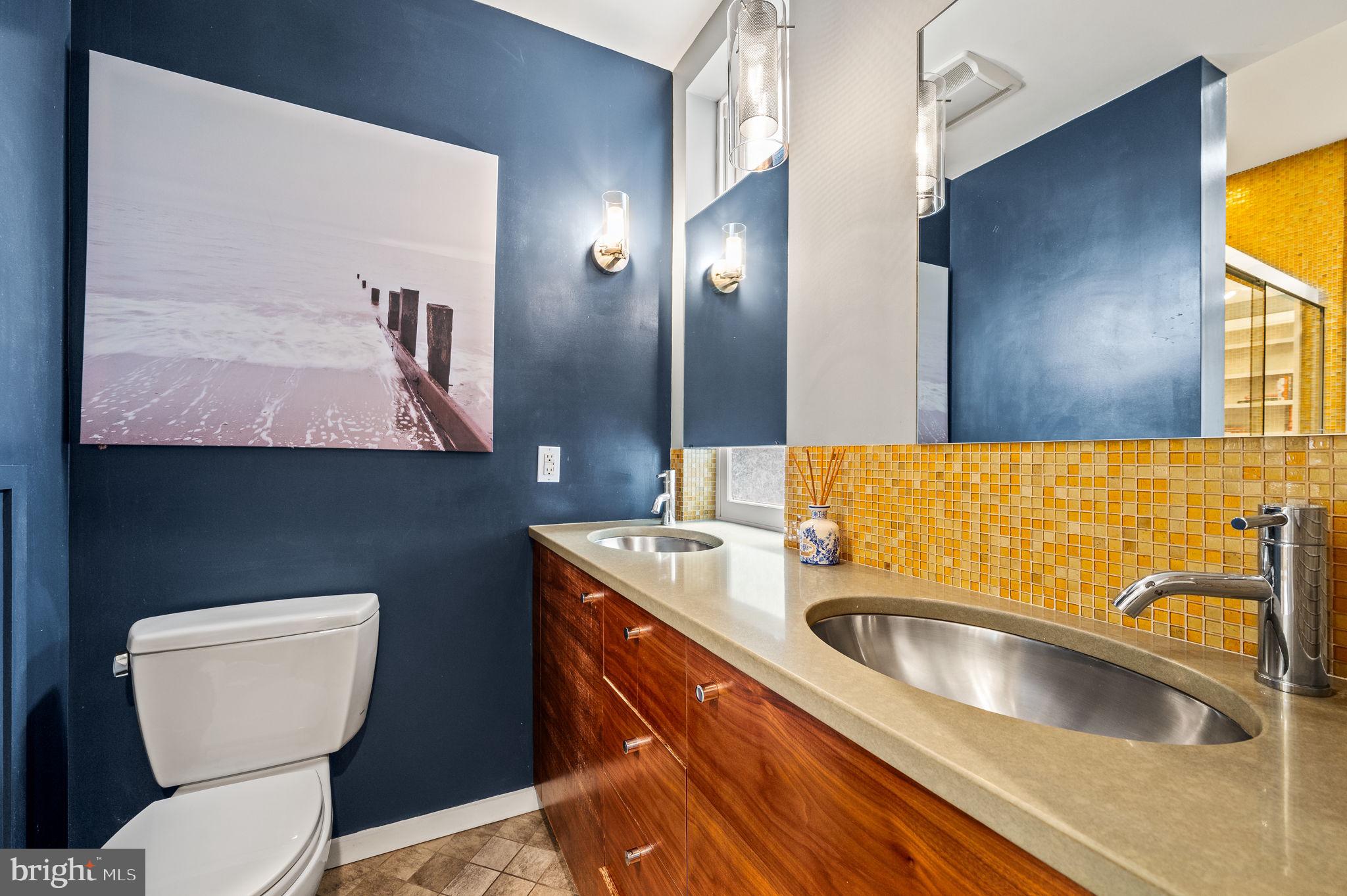 LOGAN SQUARE - Residential