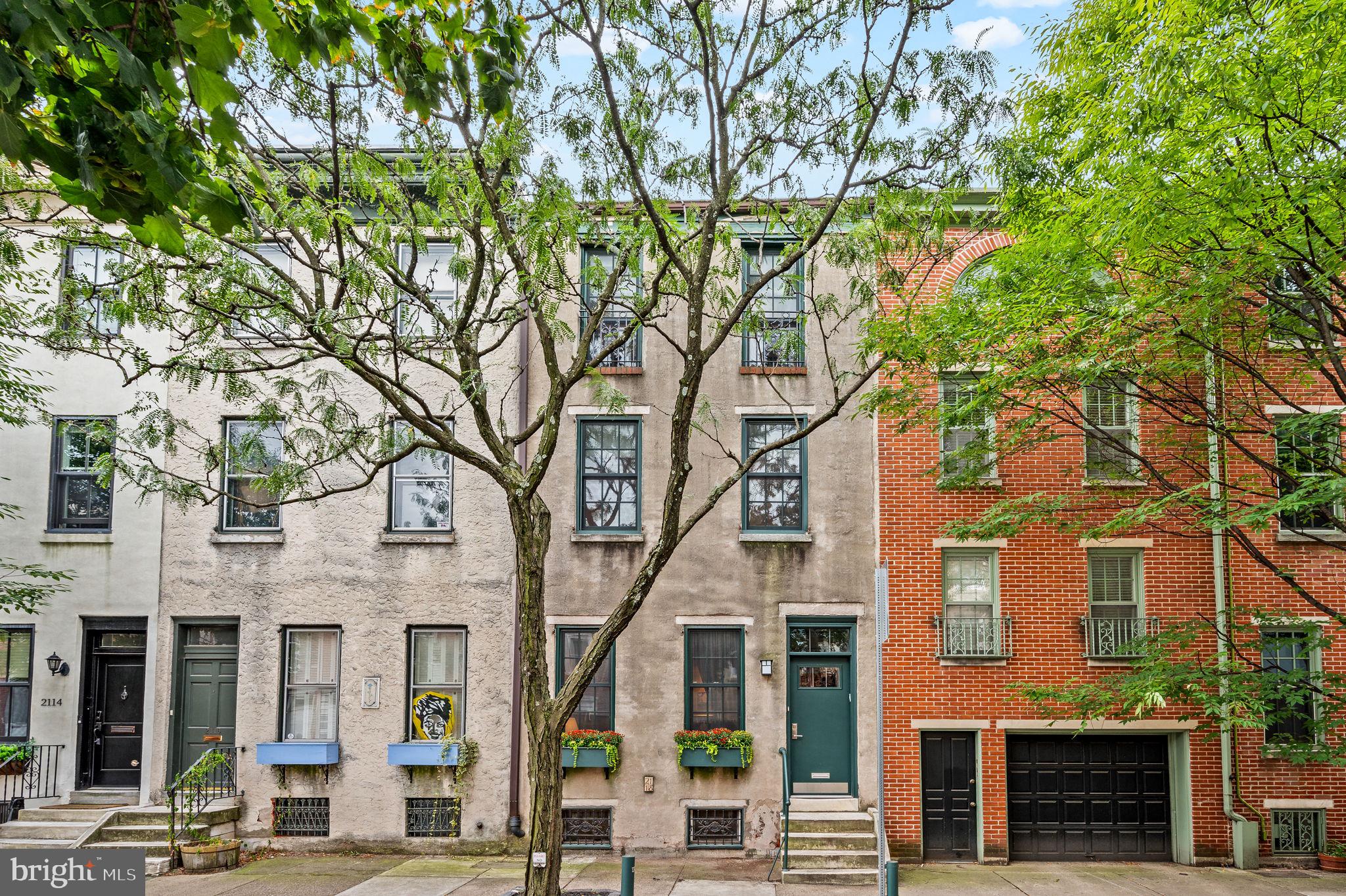 LOGAN SQUARE - Residential