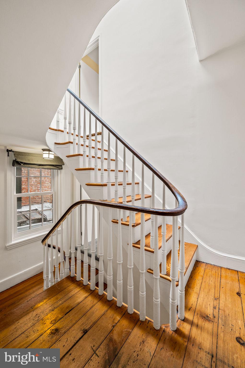 LOGAN SQUARE - Residential