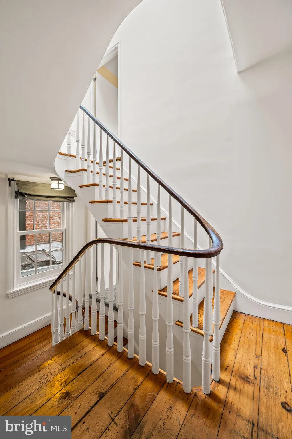 Philadelphia, Pennsylvania 19103, United States, 4 Bedrooms Bedrooms, ,3 BathroomsBathrooms,Residential,Pending,6877