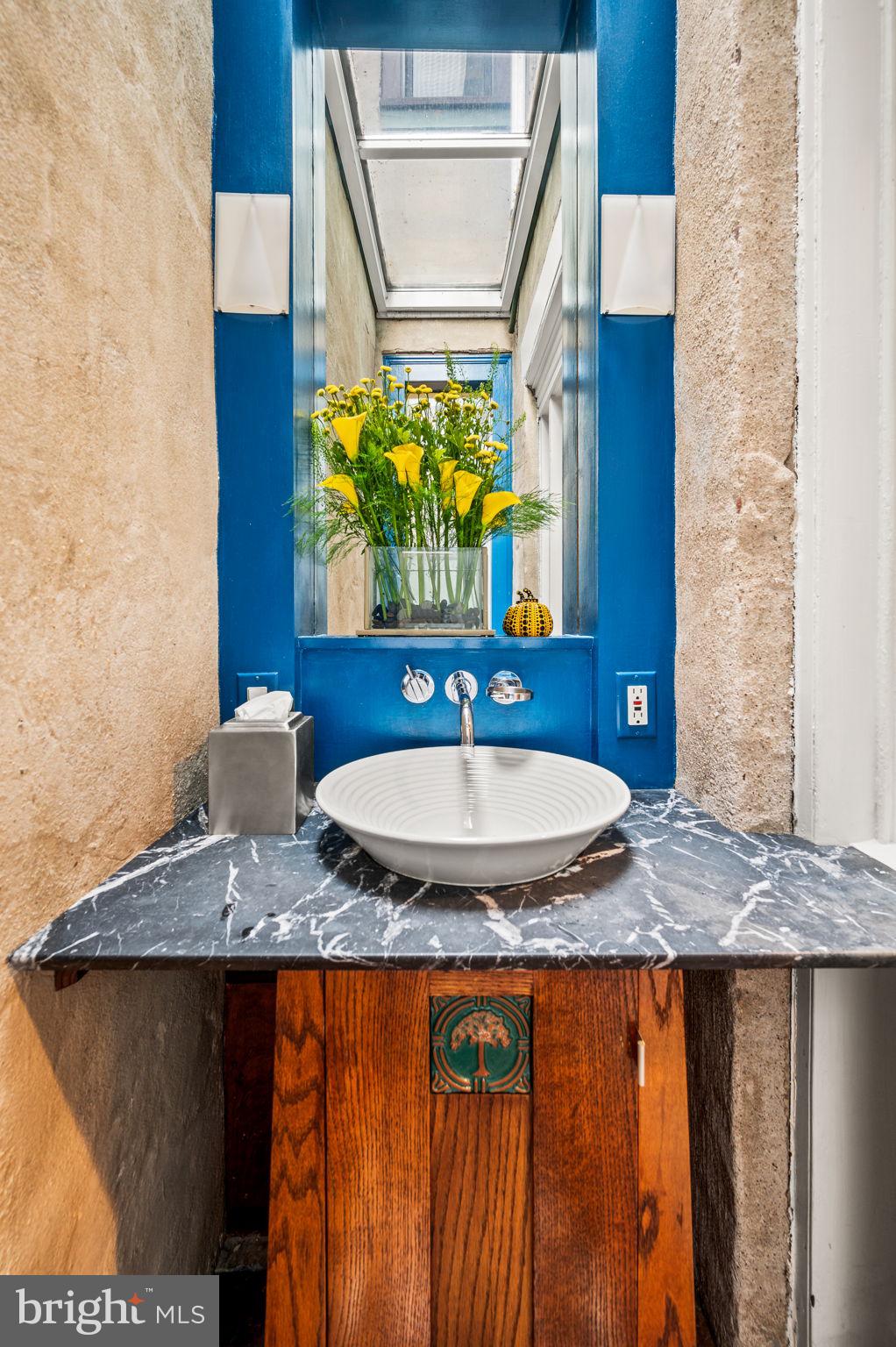 LOGAN SQUARE - Residential