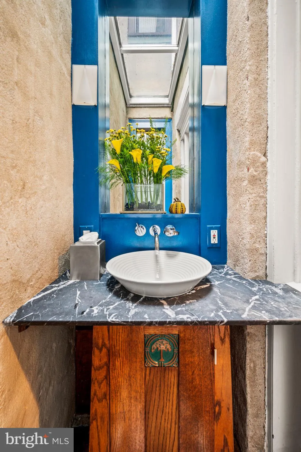 Philadelphia, Pennsylvania 19103, United States, 4 Bedrooms Bedrooms, ,3 BathroomsBathrooms,Residential,Pending,6877