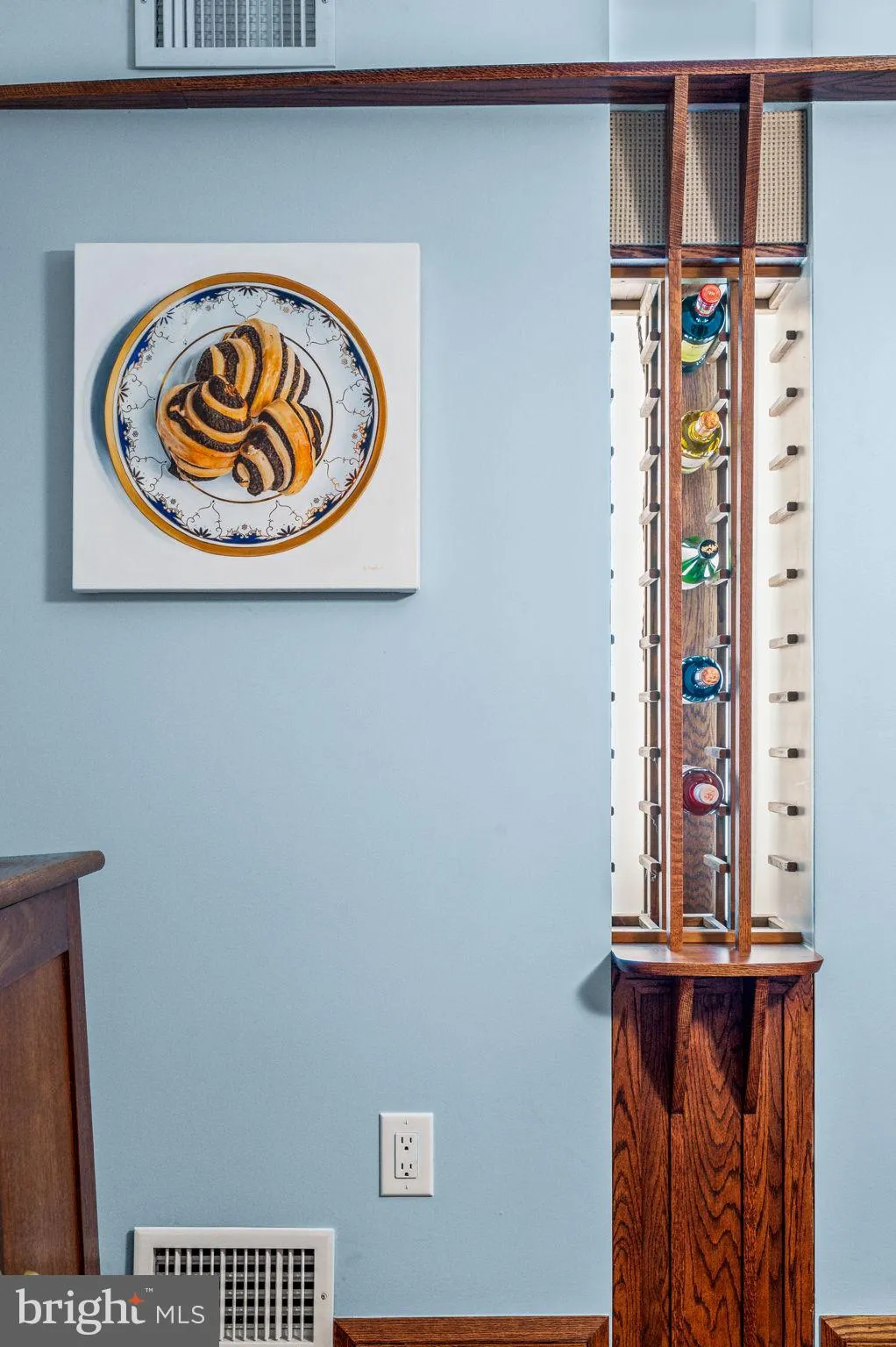 Philadelphia, Pennsylvania 19103, United States, 4 Bedrooms Bedrooms, ,3 BathroomsBathrooms,Residential,Pending,6877