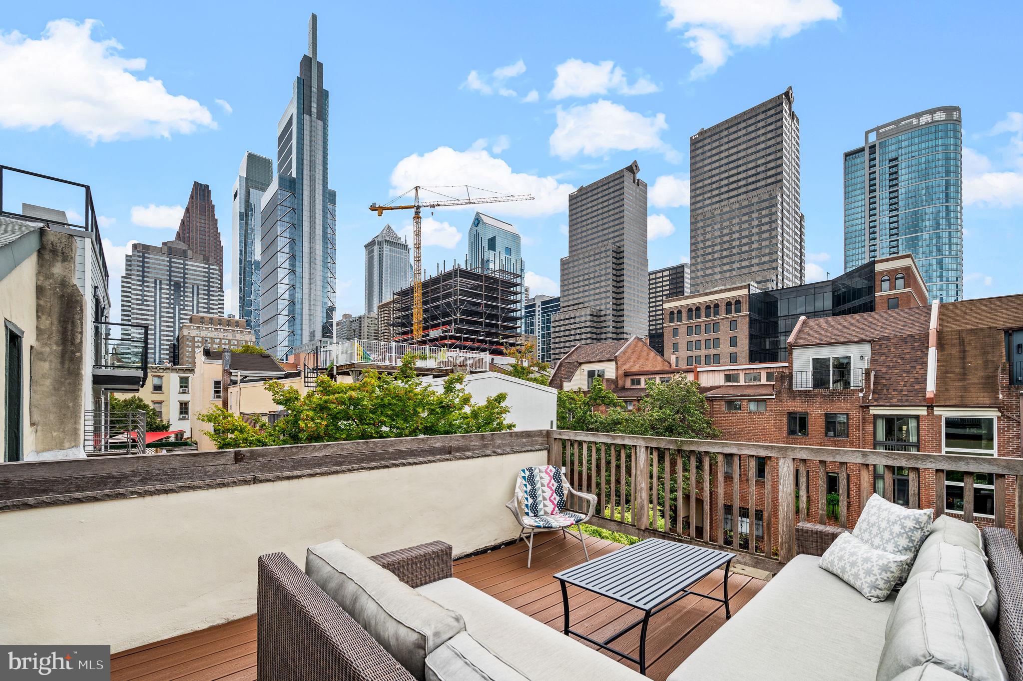 LOGAN SQUARE - Residential