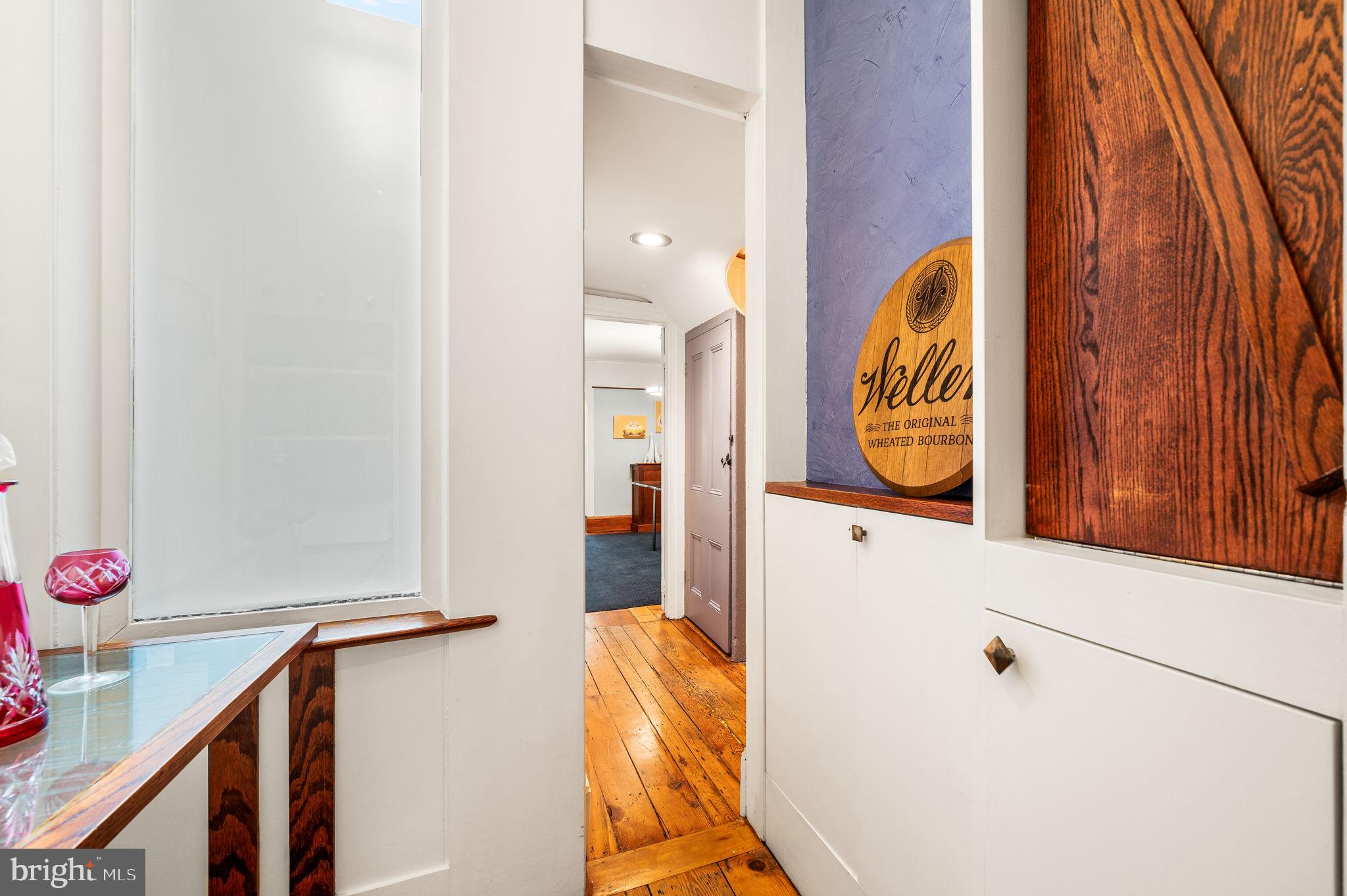 LOGAN SQUARE - Residential