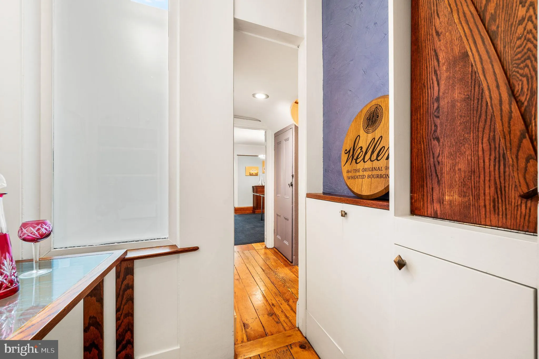 Philadelphia, Pennsylvania 19103, United States, 4 Bedrooms Bedrooms, ,3 BathroomsBathrooms,Residential,Pending,6877