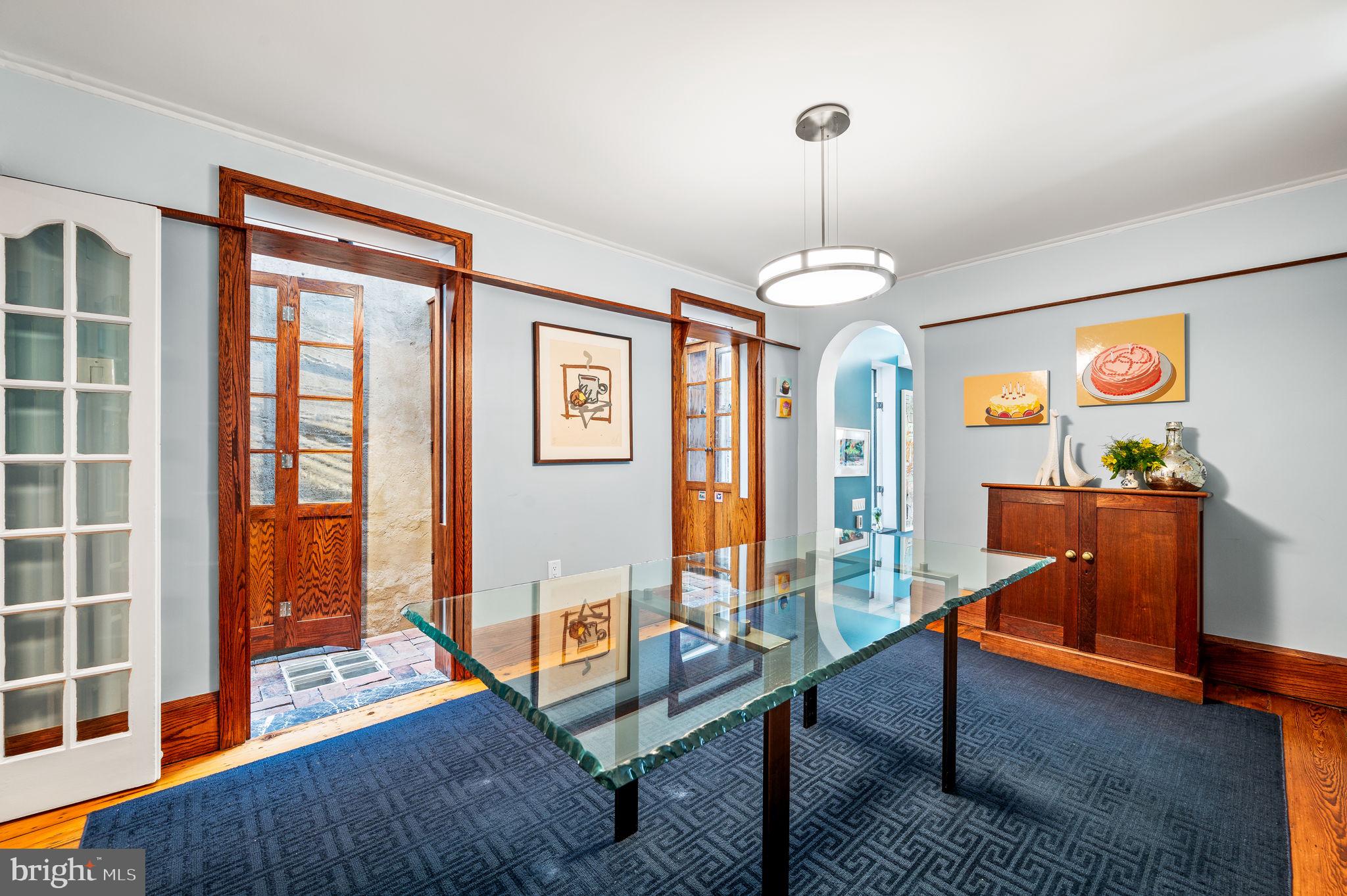 LOGAN SQUARE - Residential