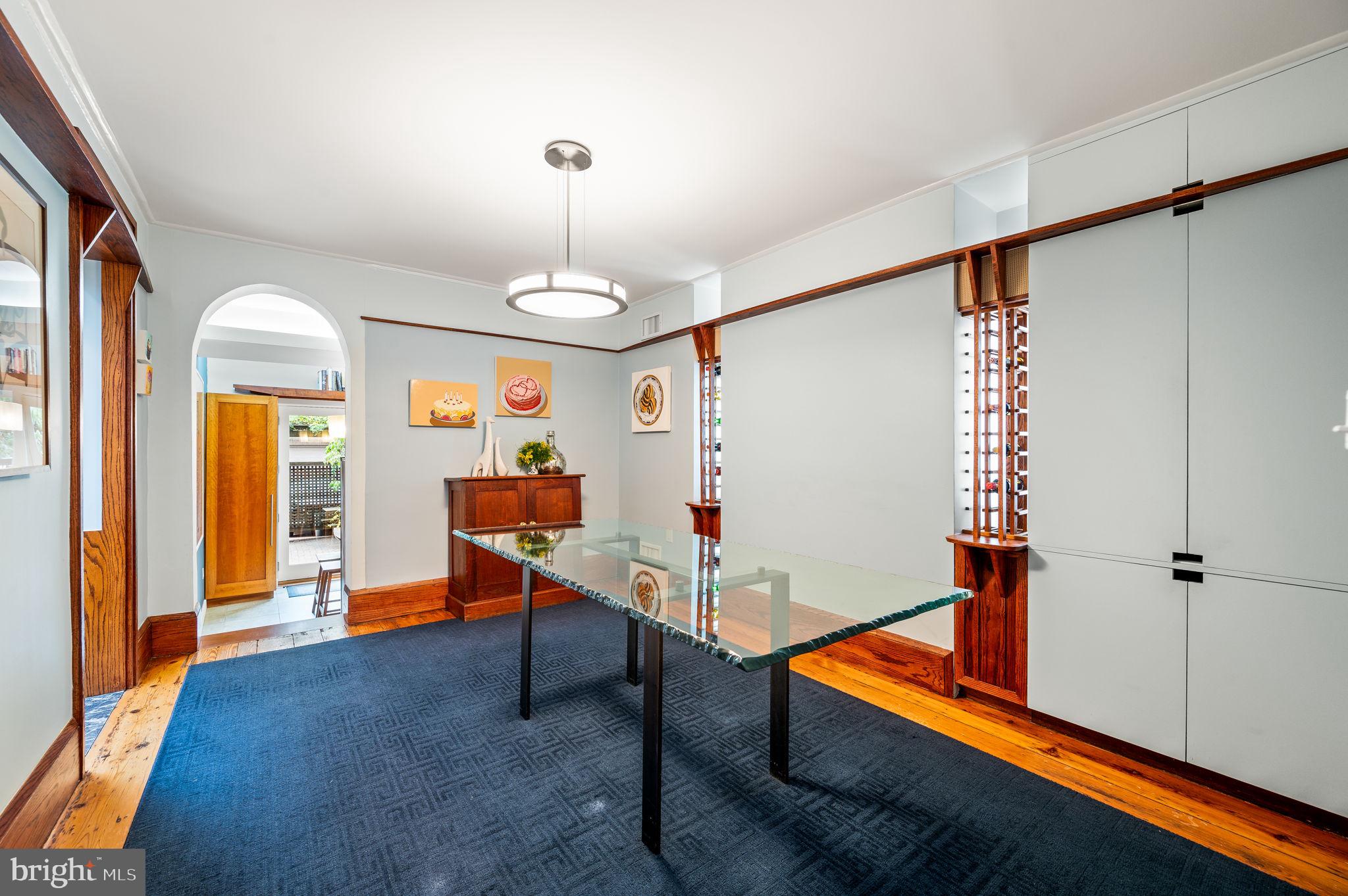 LOGAN SQUARE - Residential