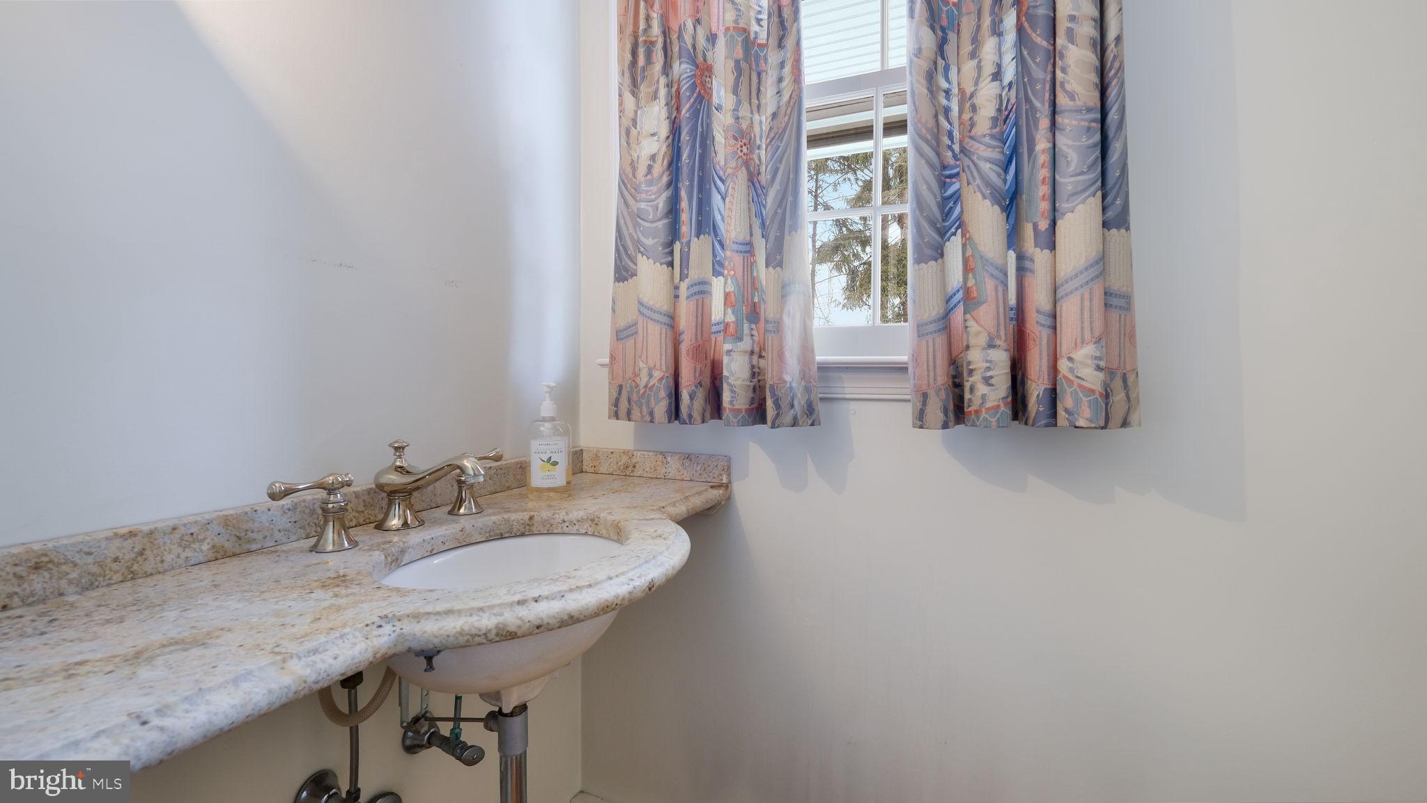 PEBBLE HILL - Residential