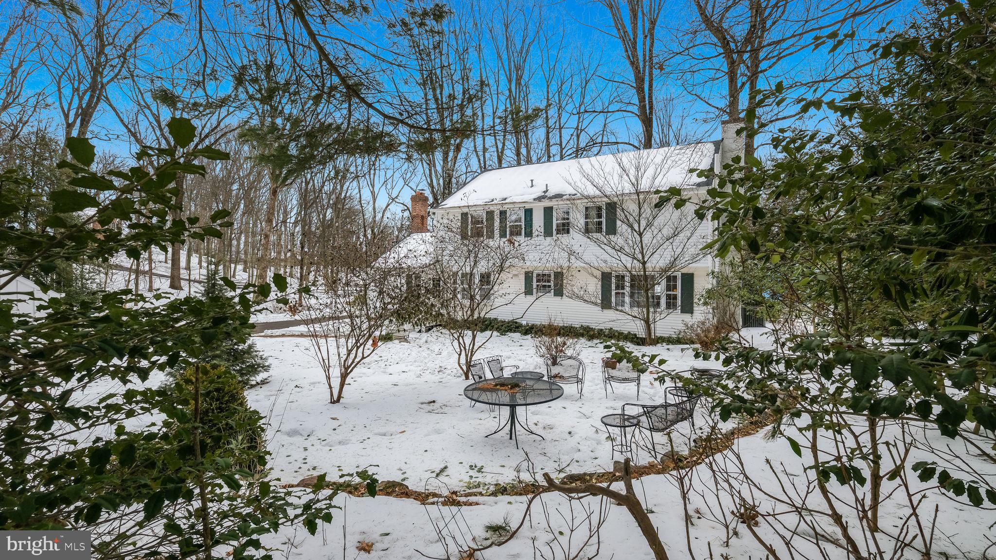 PEBBLE HILL - Residential