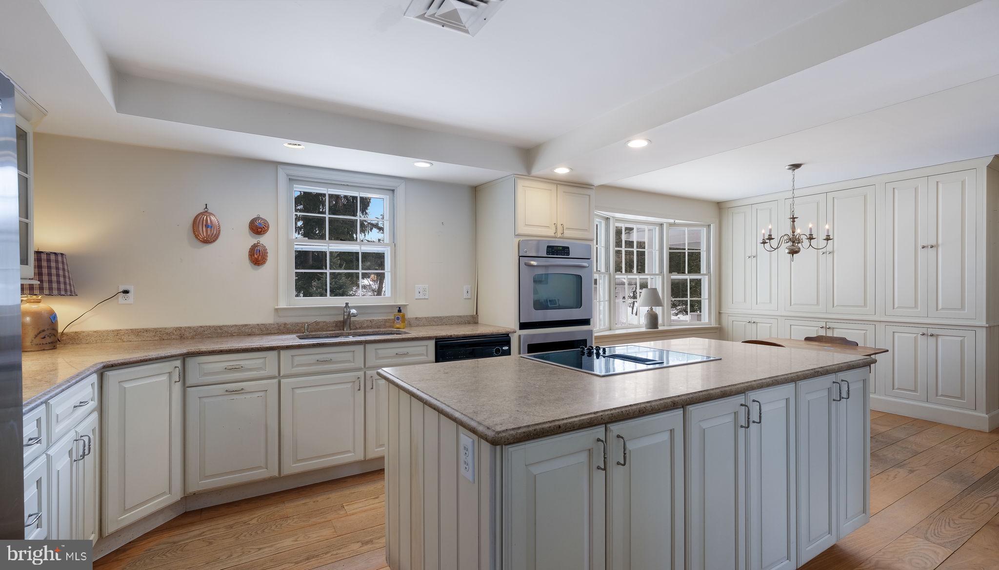 PEBBLE HILL - Residential