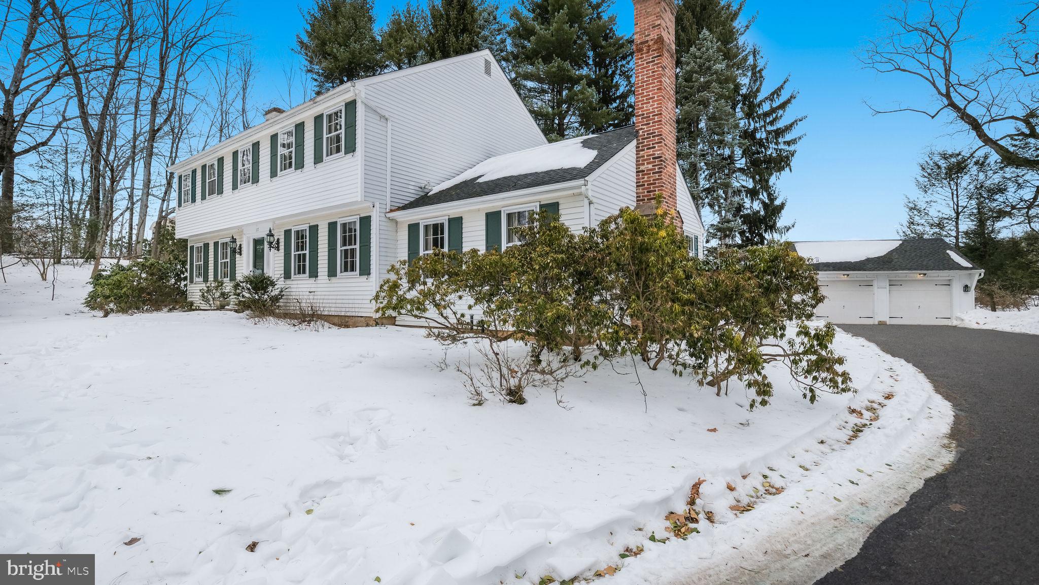 PEBBLE HILL - Residential