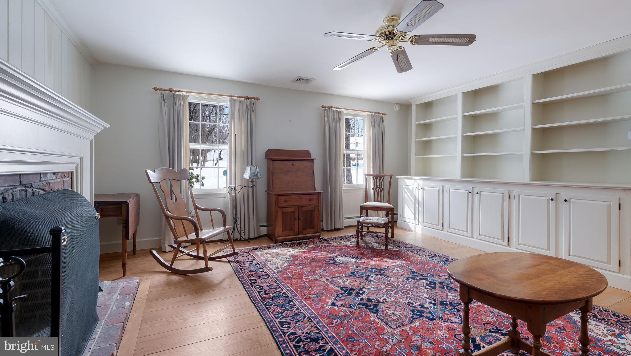 PEBBLE HILL - Residential