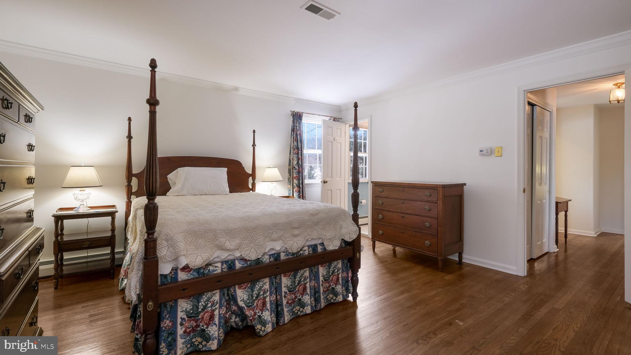 PEBBLE HILL - Residential