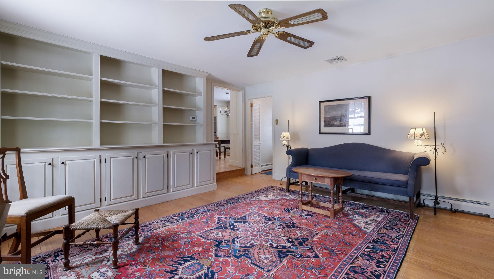 PEBBLE HILL - Residential