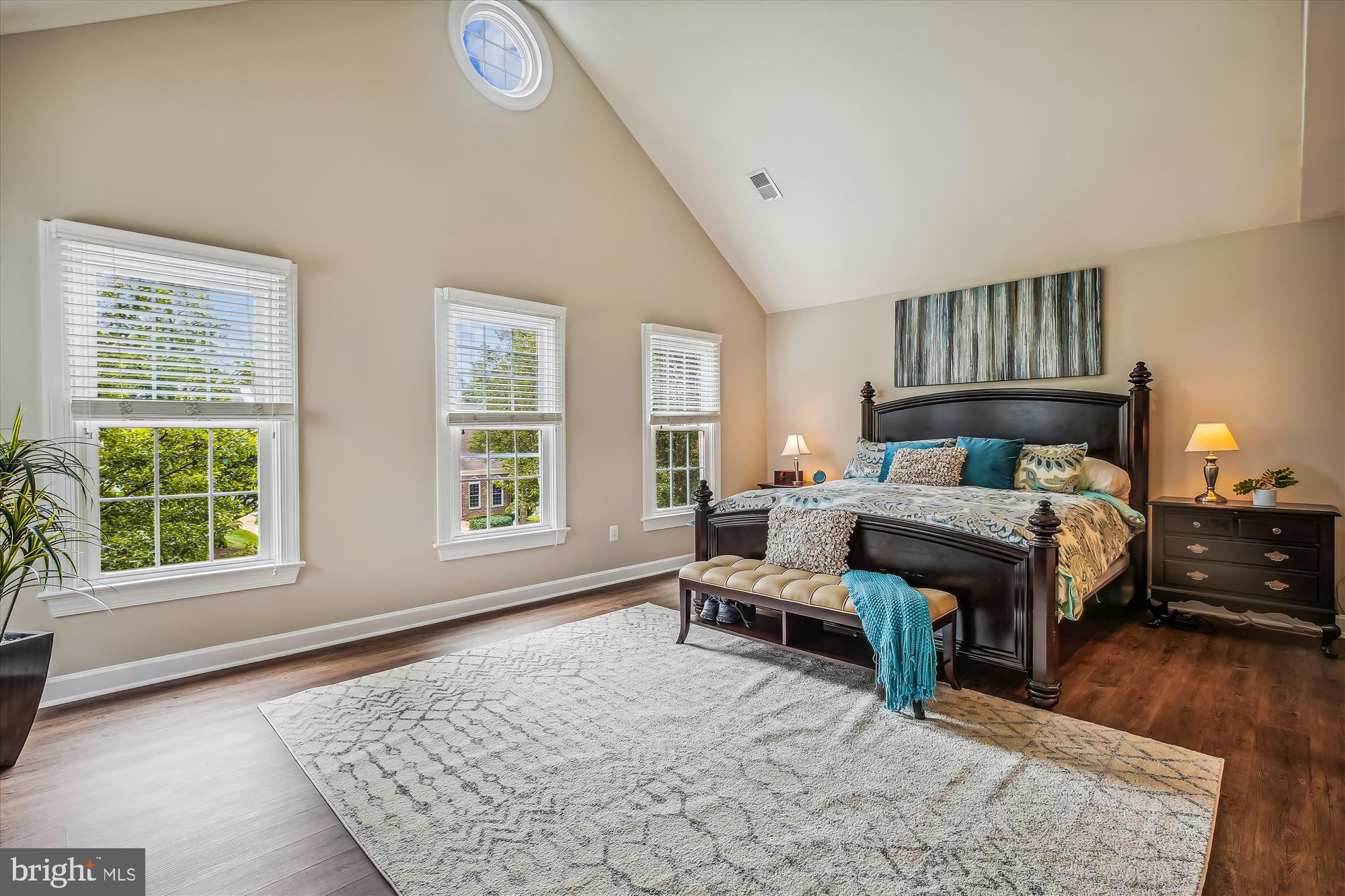 HOLLY CREST - Residential