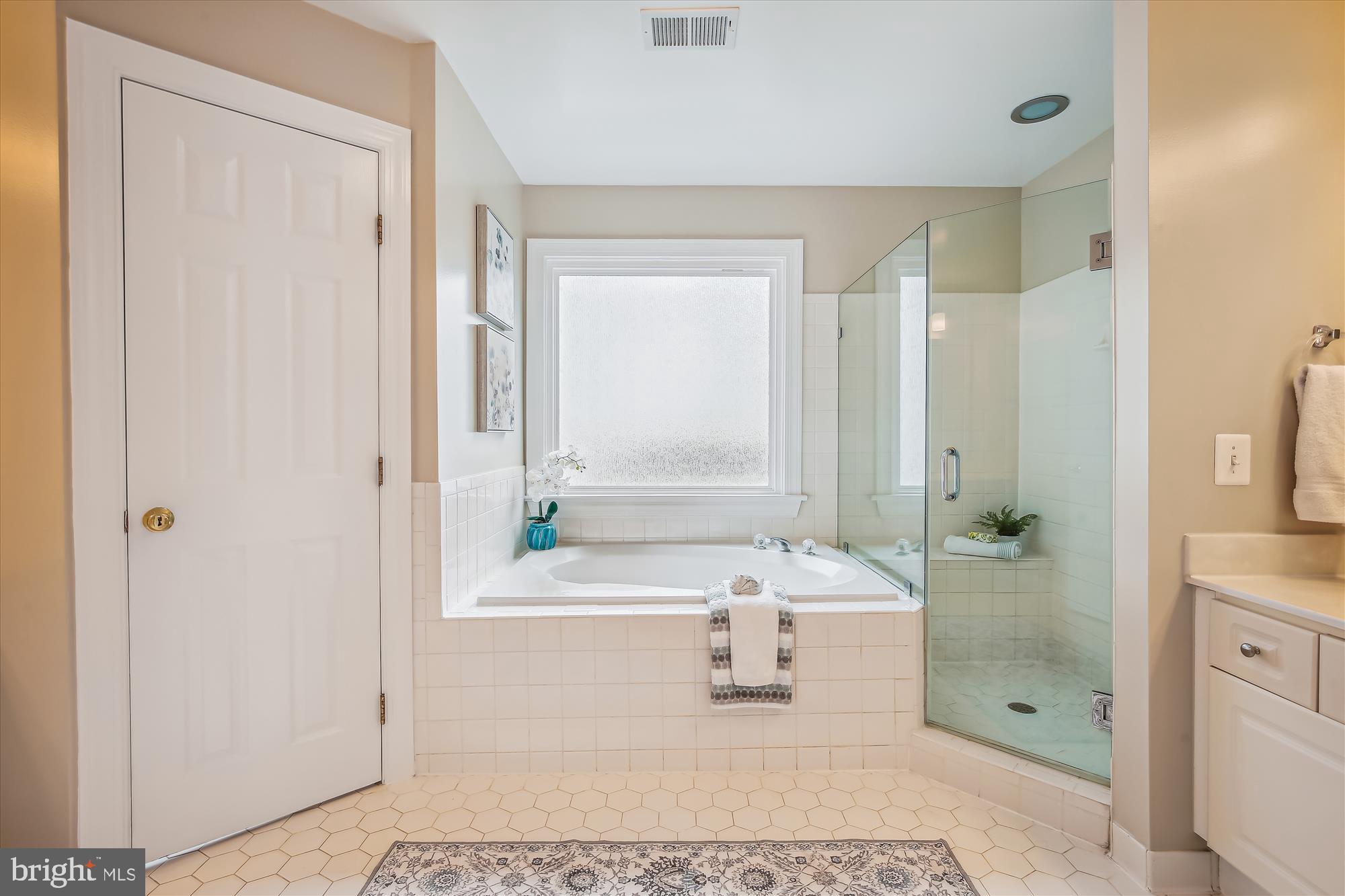 HOLLY CREST - Residential