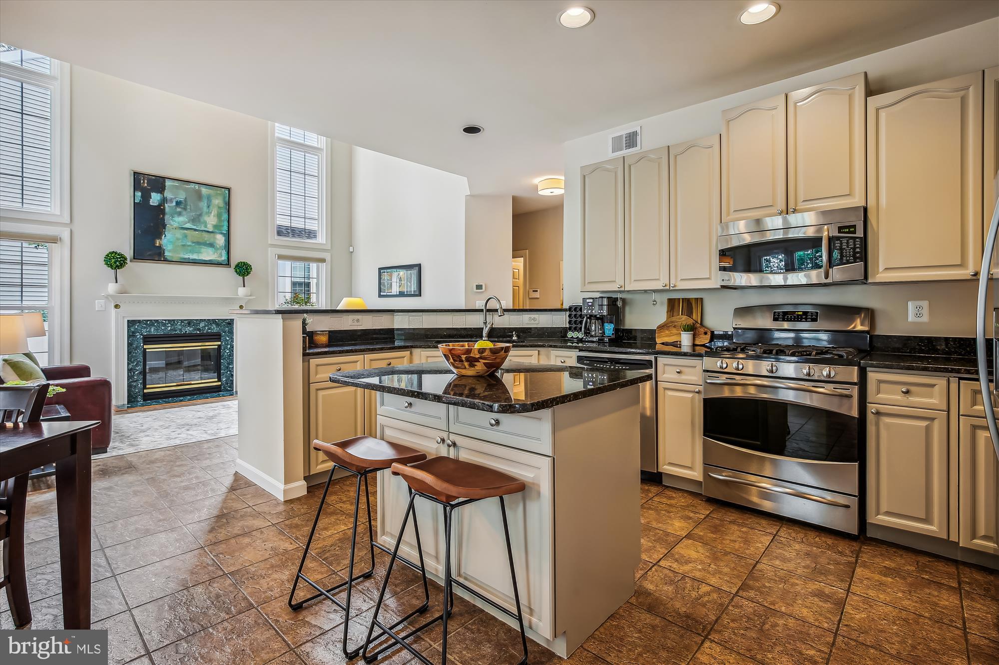 HOLLY CREST - Residential