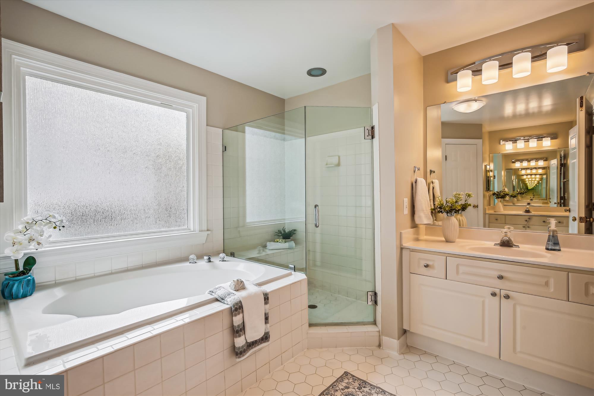 HOLLY CREST - Residential