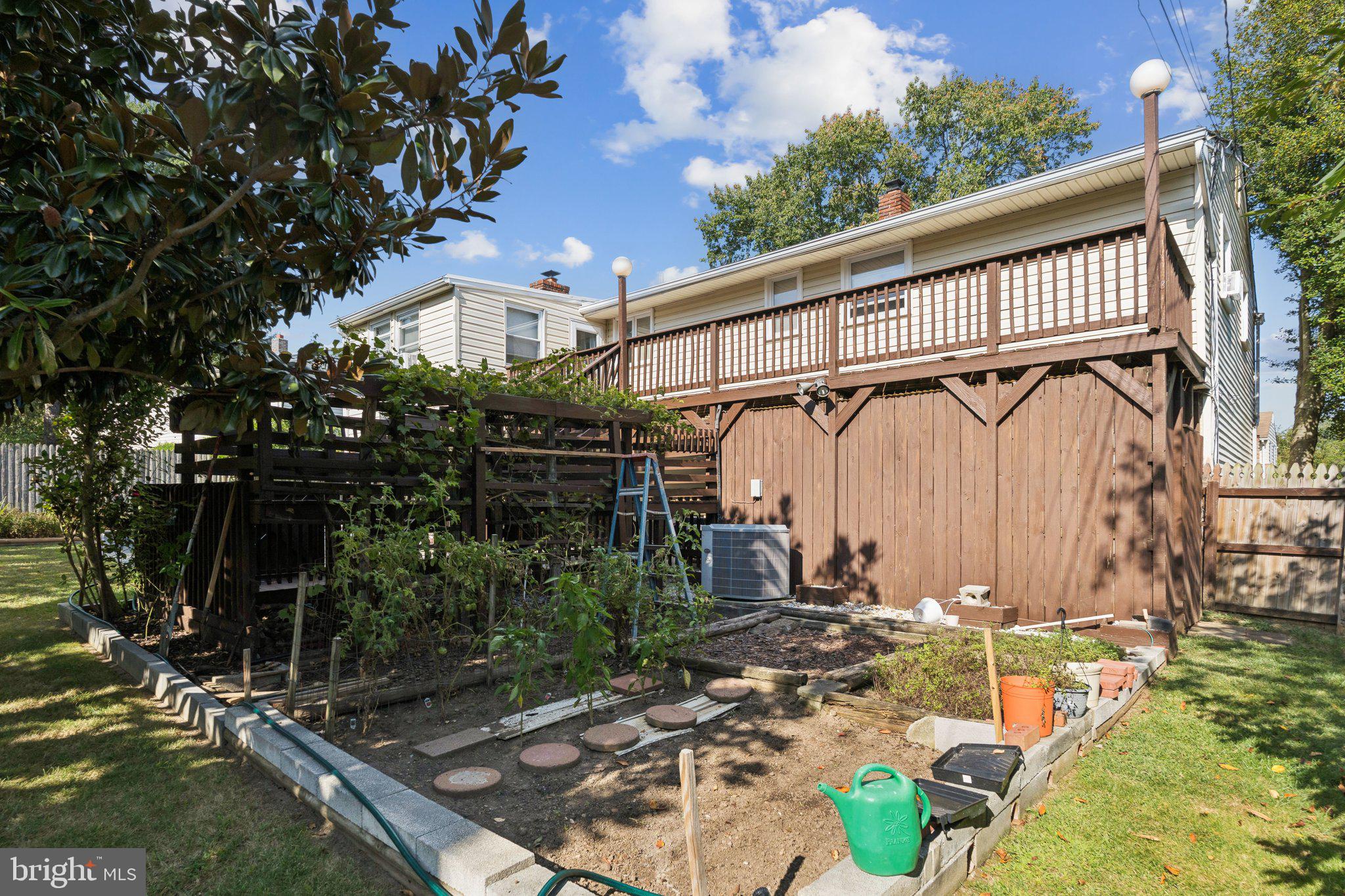 FOUNTAIN HILL - Residential