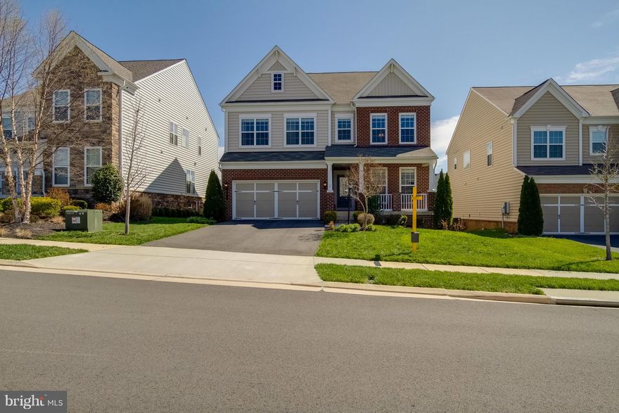 Move In Condition-Fantastic Former Model Home-Bright Open*Walk to Creighton Corner*Hardwood-Entire Main Level*Dramatic 2-Story Living Rm*True Gourmet Kit w/Kitchen Aid SS Appliances, Island & Bar opens to SunRm* Prof Office-1st Floor* Loft Overlooks LR* One BR w/Private Bath & Two BR w/Jack"n"Jill*Master BR w/Tray Ceiling, Luxury BA & 2 walk/in Closets*Finished LL w/BR & Full BA*Two Storage Rooms*
