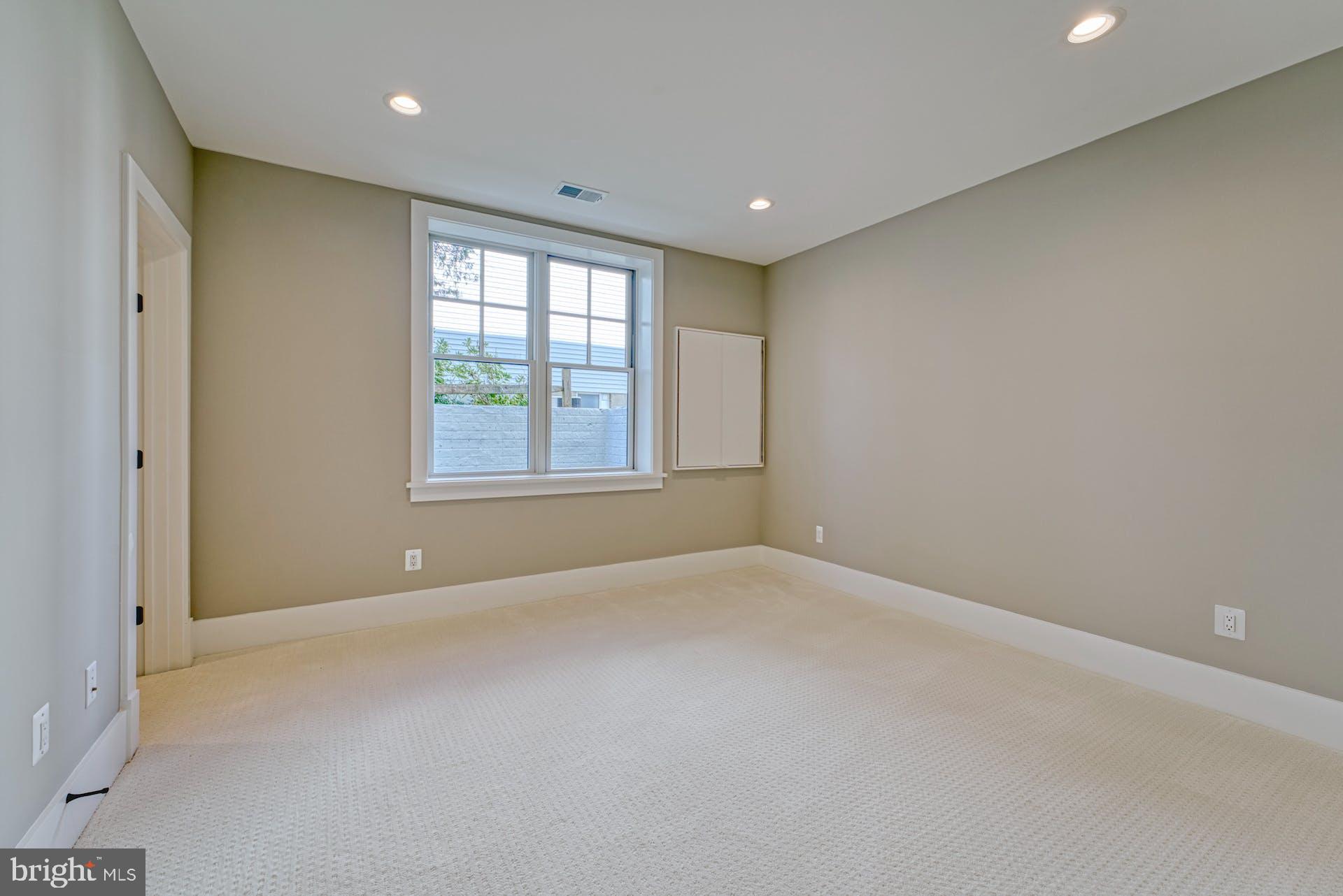 EAST FALLS CHURCH - Residential