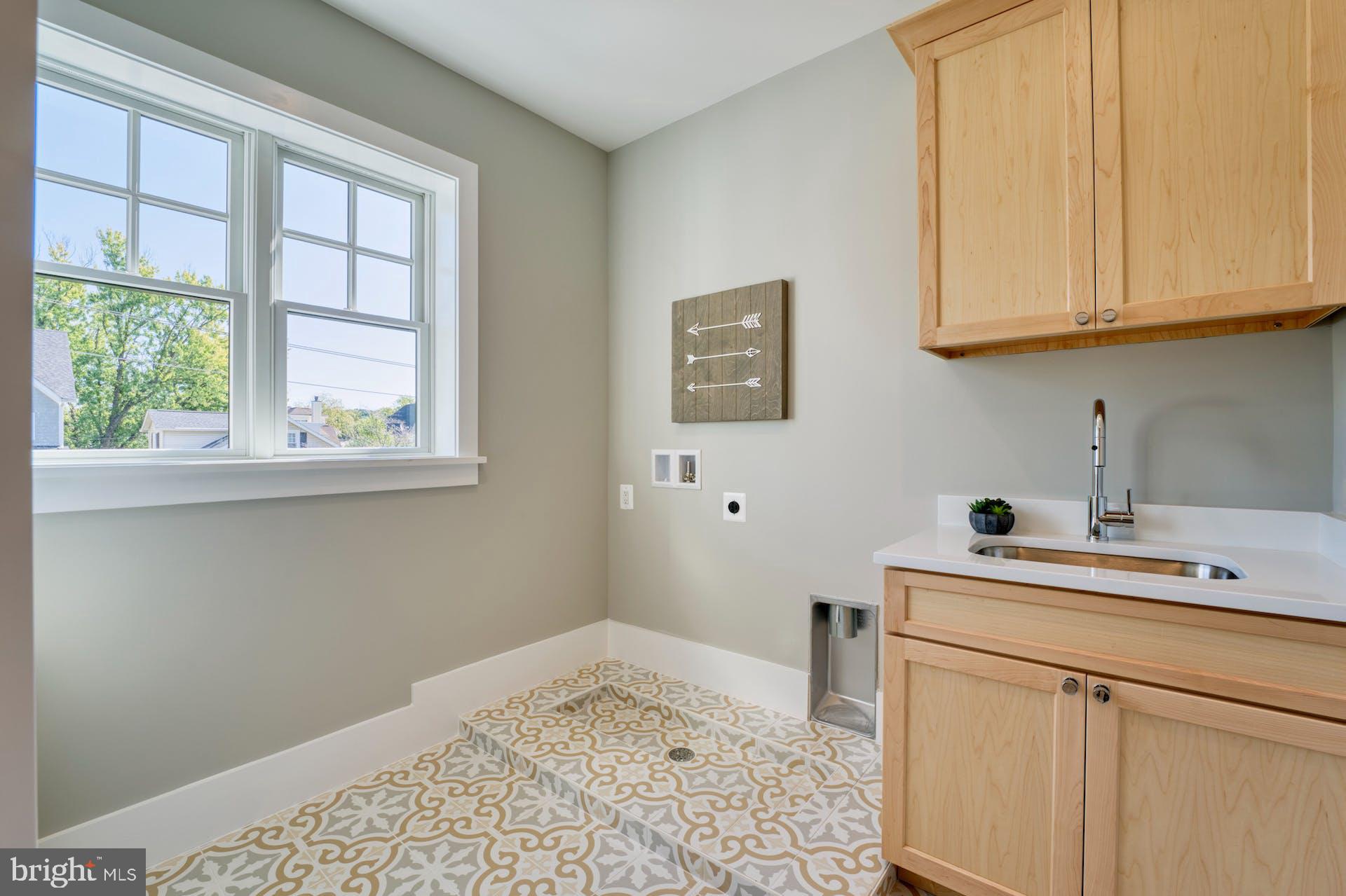 EAST FALLS CHURCH - Residential