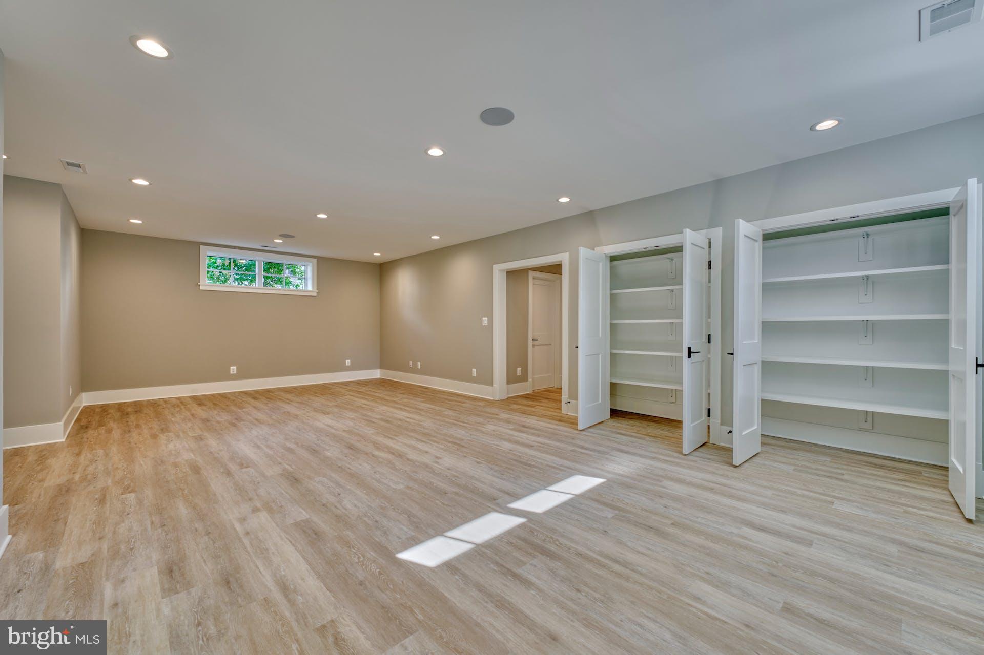 EAST FALLS CHURCH - Residential