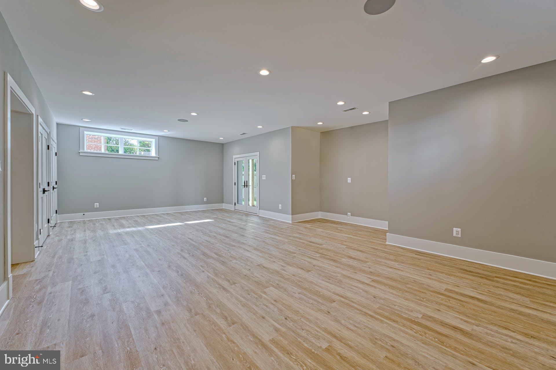 EAST FALLS CHURCH - Residential