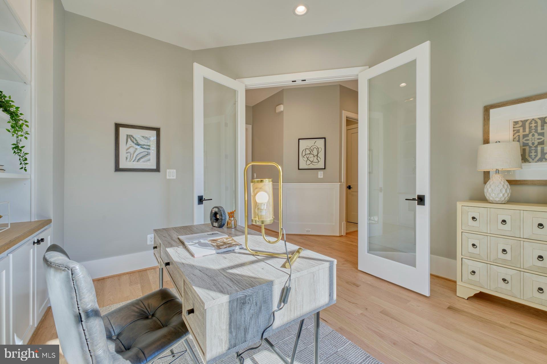 EAST FALLS CHURCH - Residential