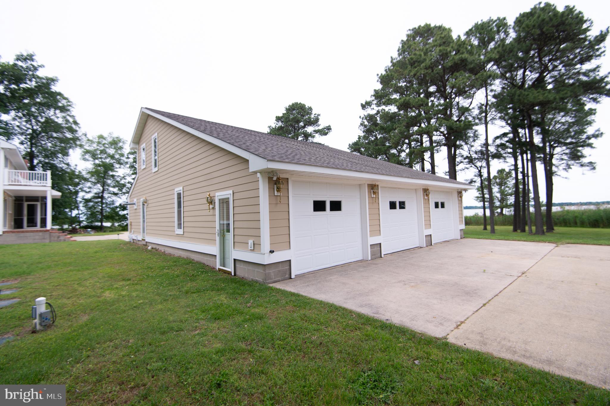 MOOSE LODGE - Residential