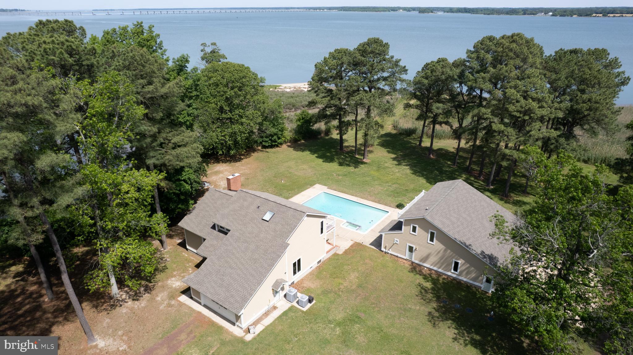 MOOSE LODGE - Residential