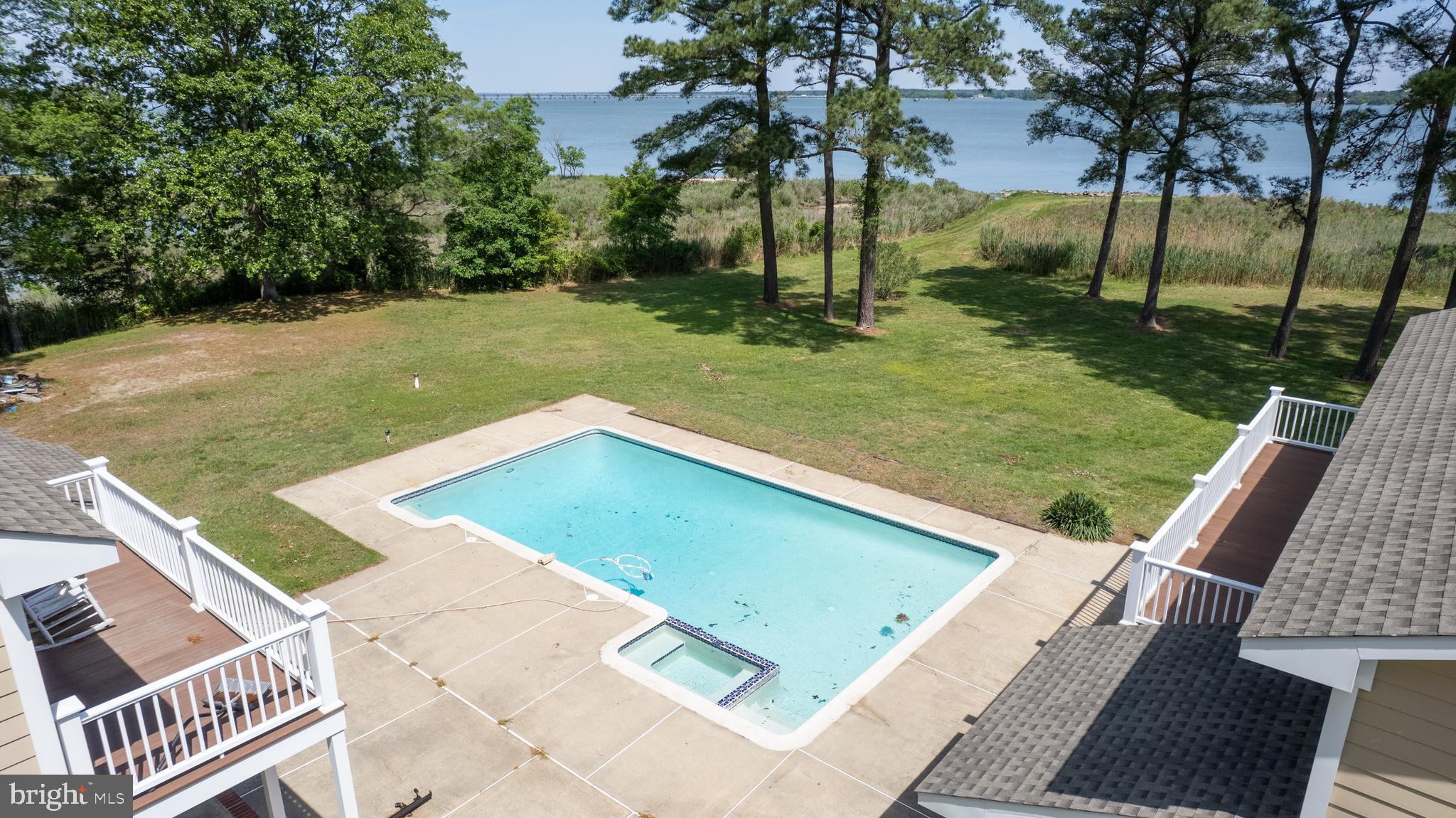 MOOSE LODGE - Residential