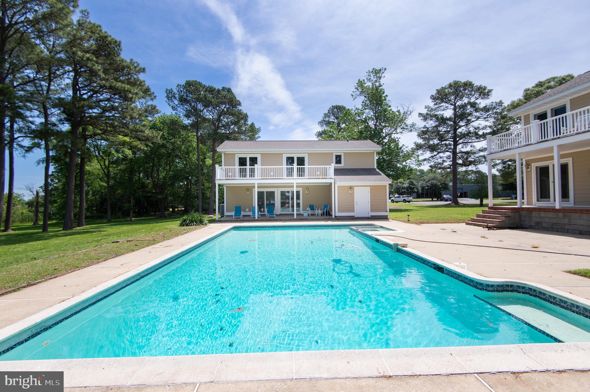 MOOSE LODGE - Residential