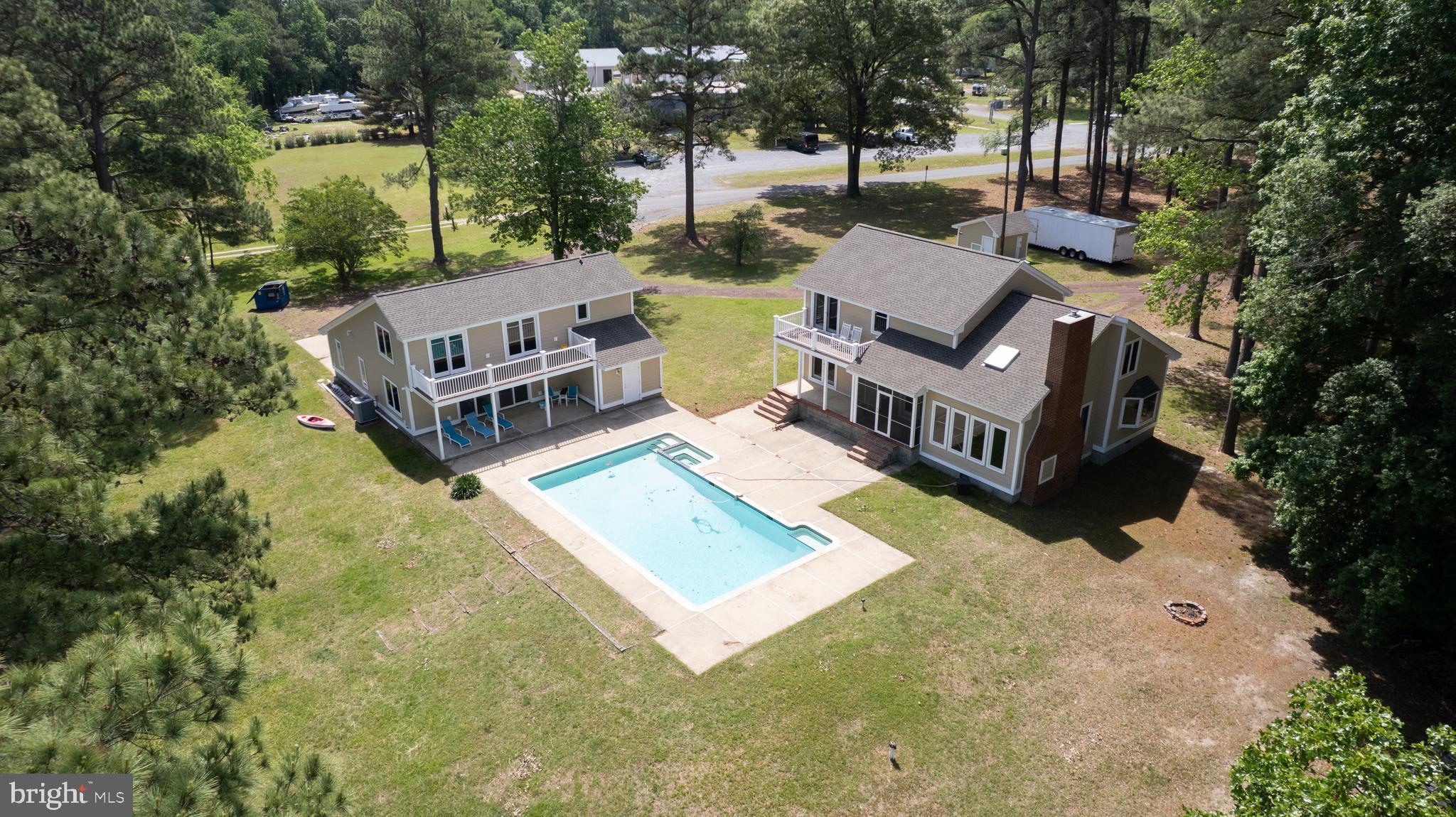 MOOSE LODGE - Residential