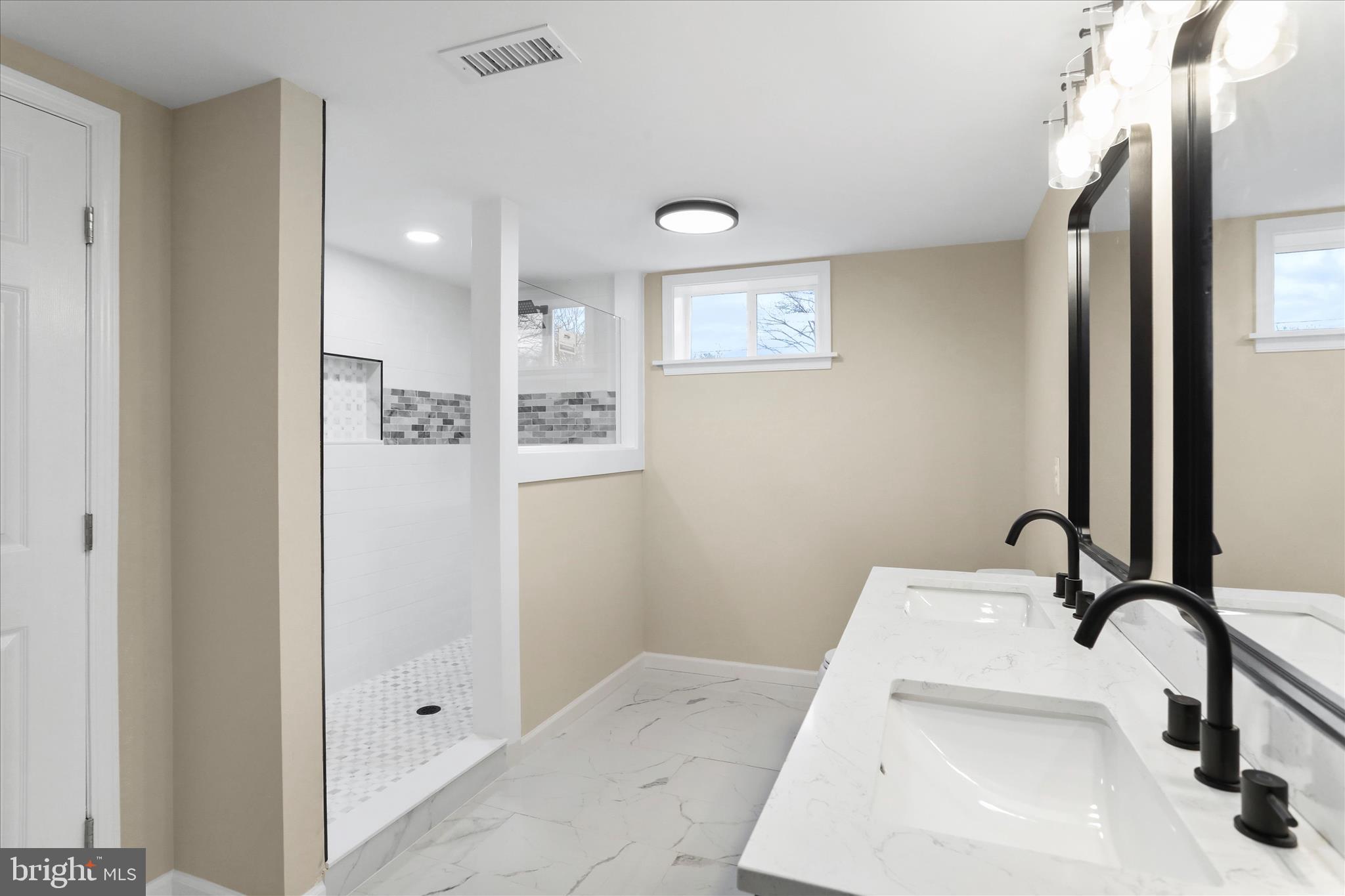 HAGERSTOWN - Residential