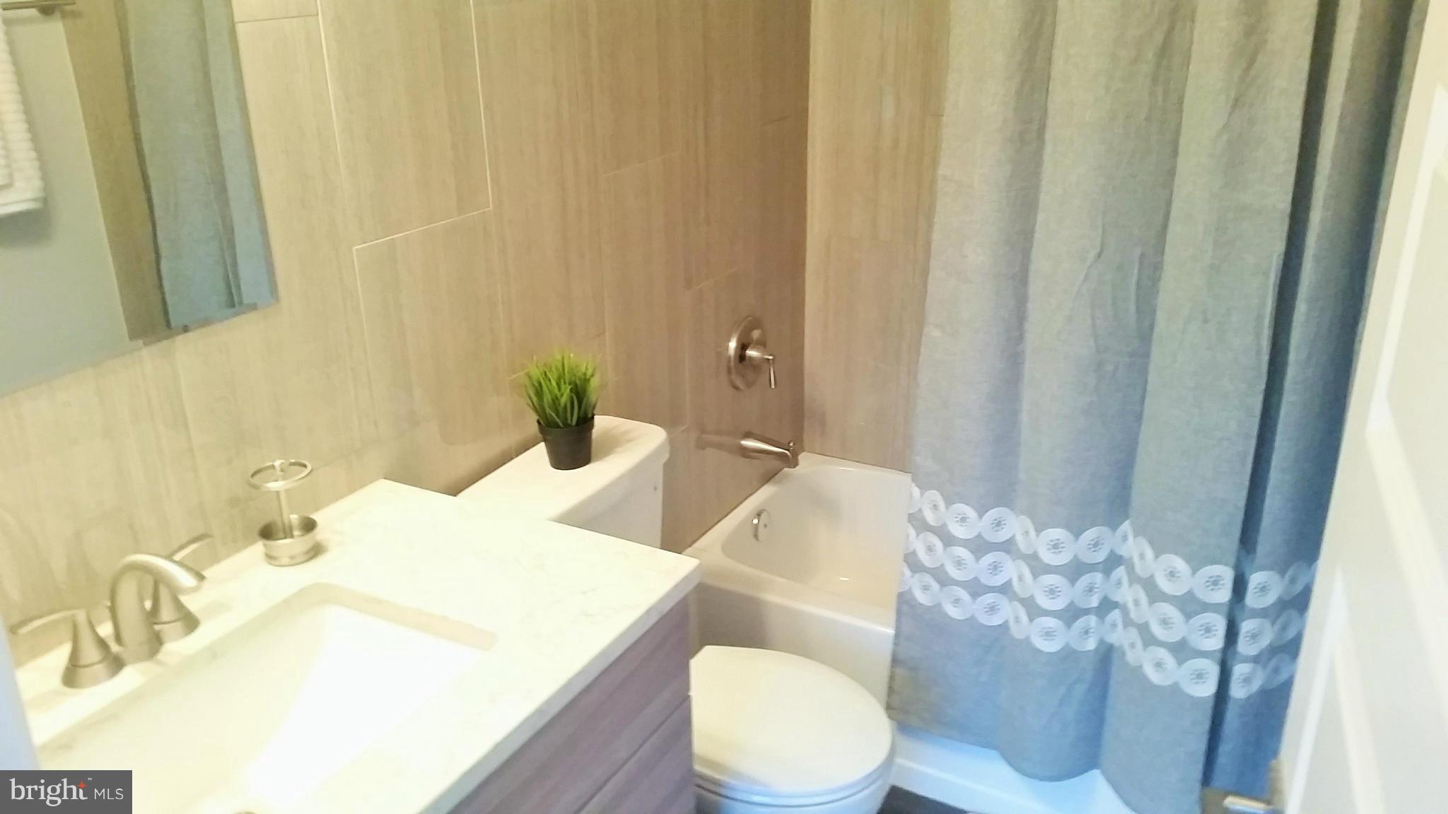 LOCUST POINT - Residential