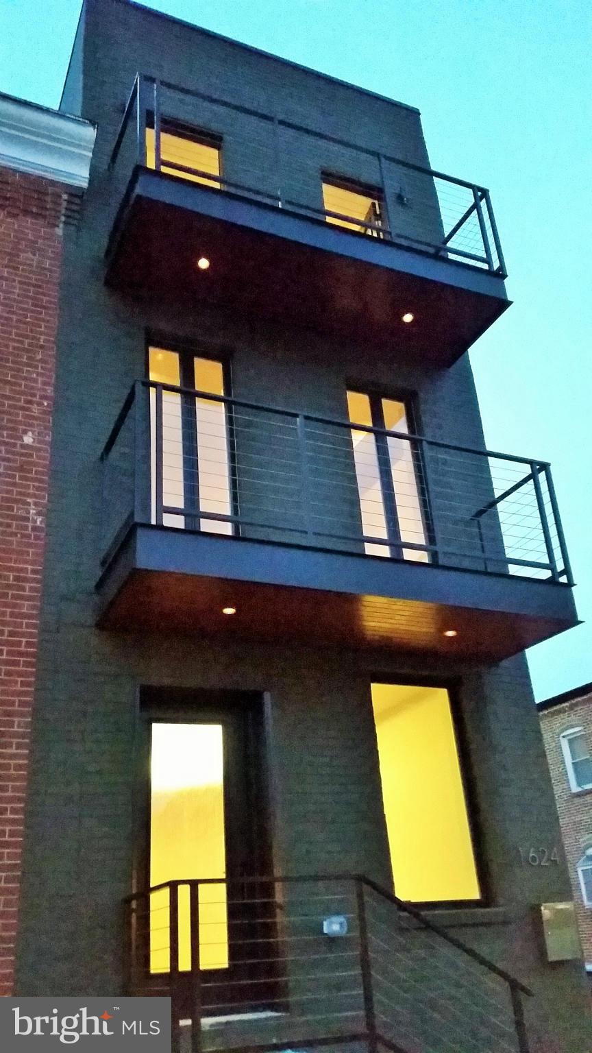 LOCUST POINT - Residential