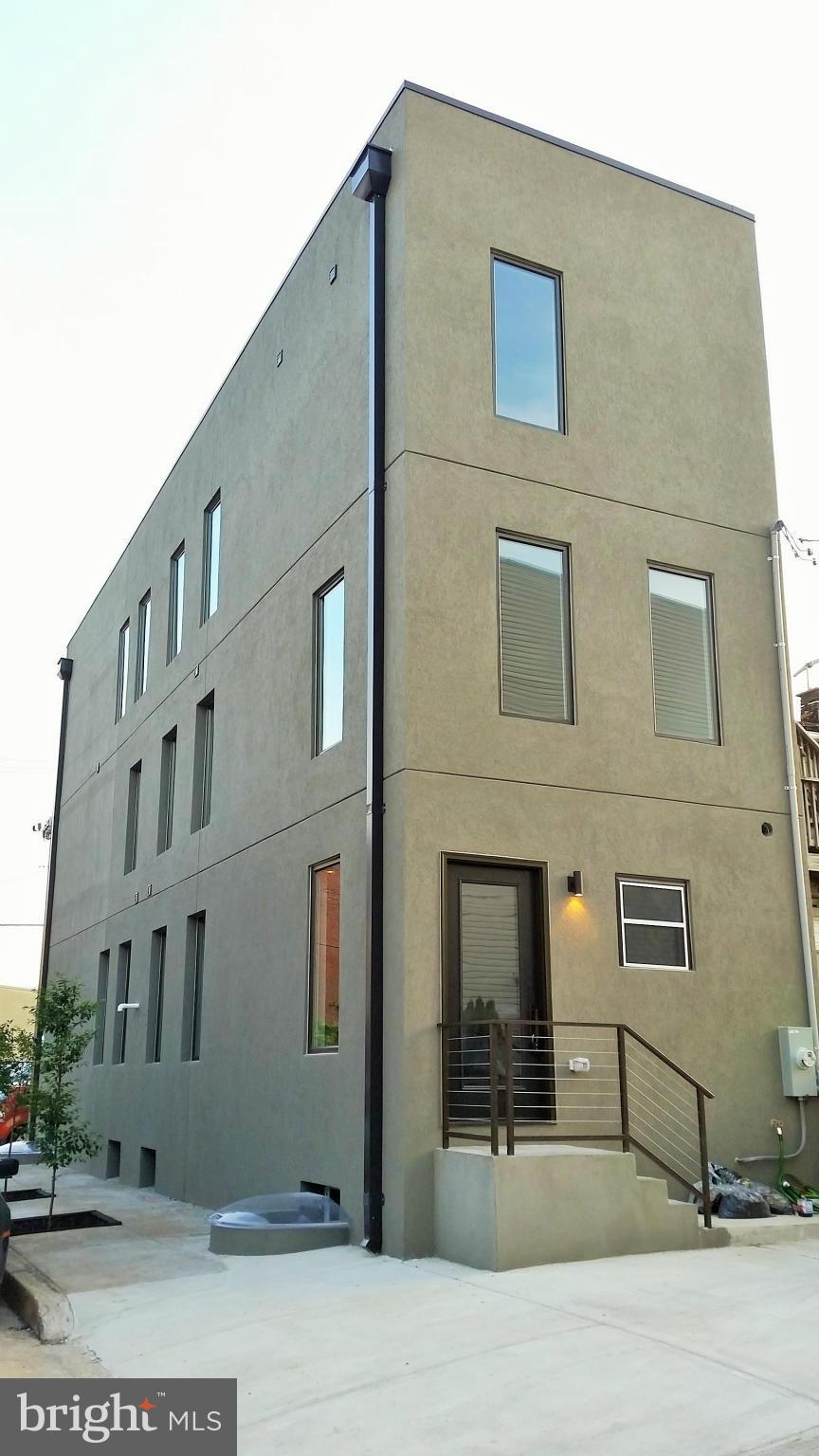 LOCUST POINT - Residential