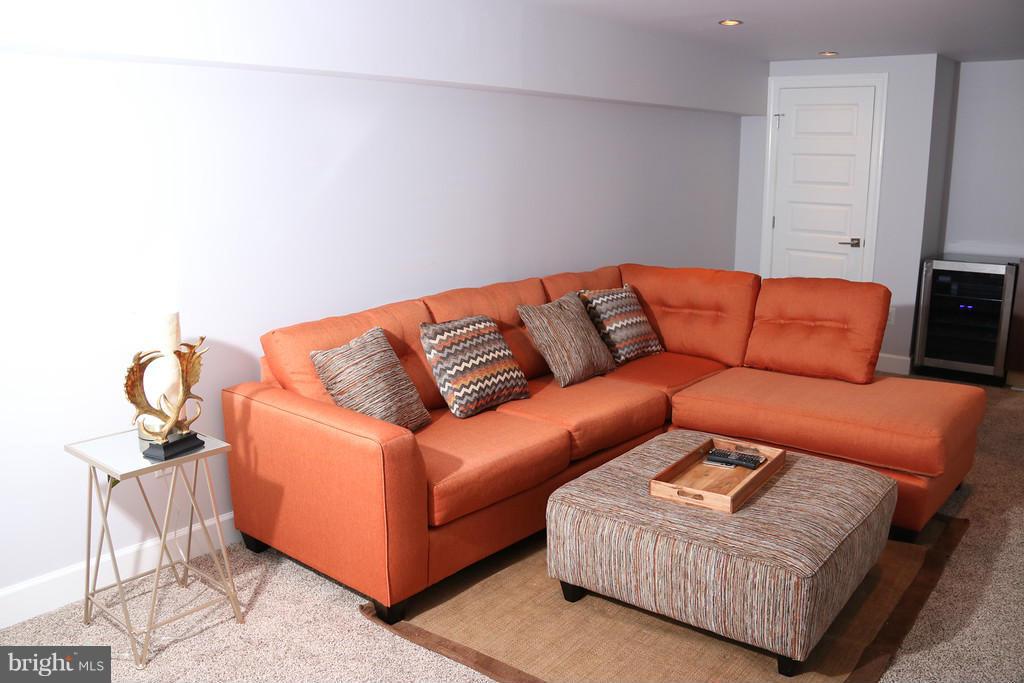 LOCUST POINT - Residential