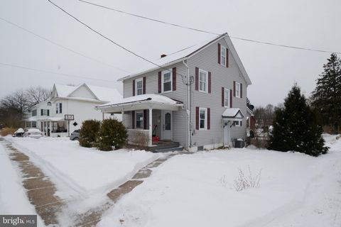 Homes For Sale - 127 E Aaron Square<br/> AARONSBURG, PA 16820