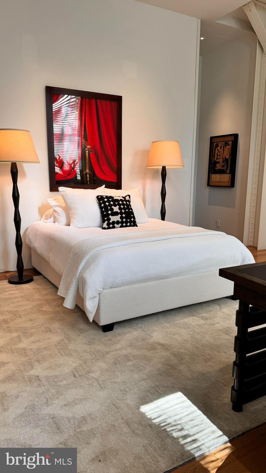 SOCIETY HILL - Residential