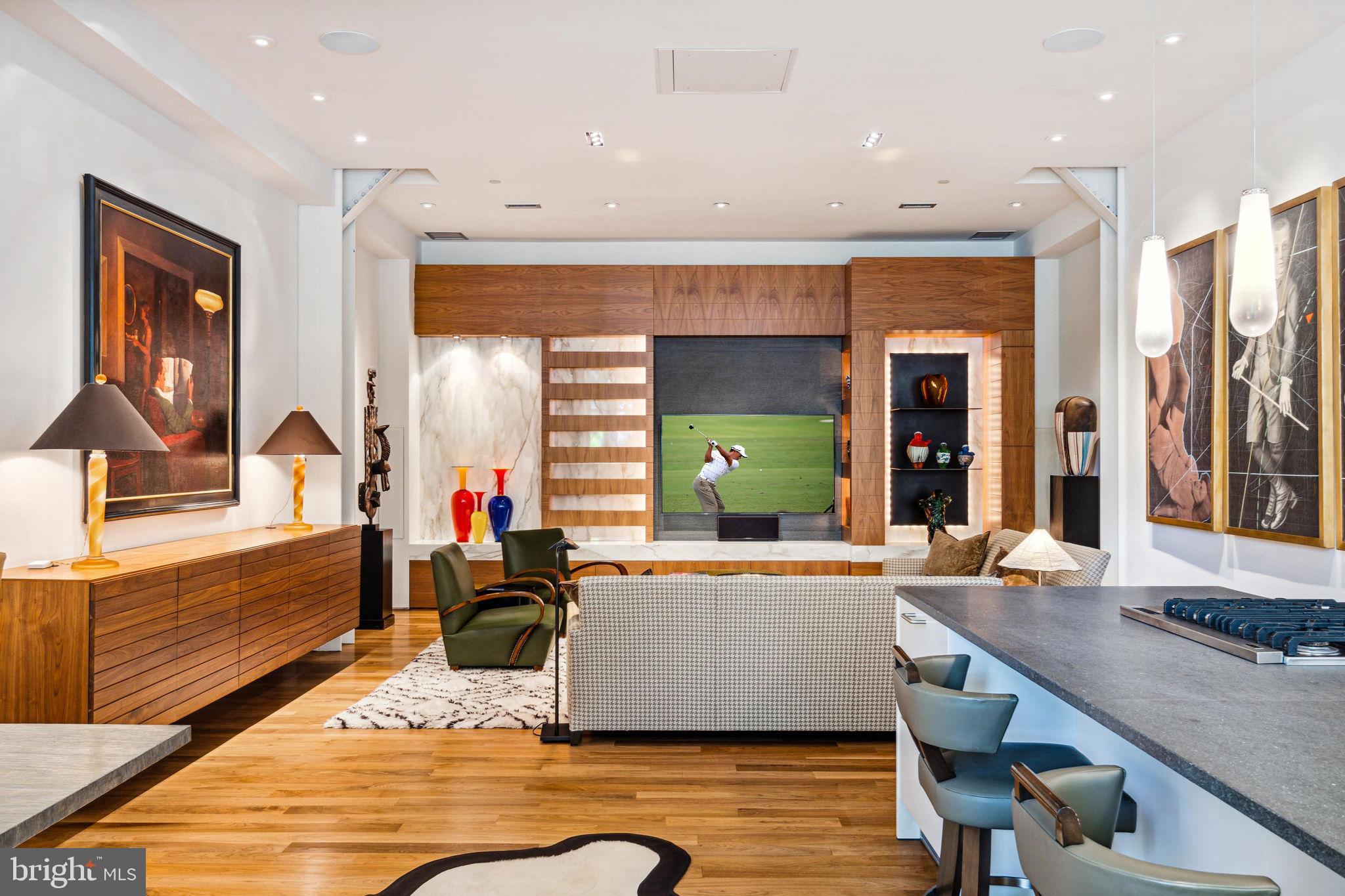 SOCIETY HILL - Residential